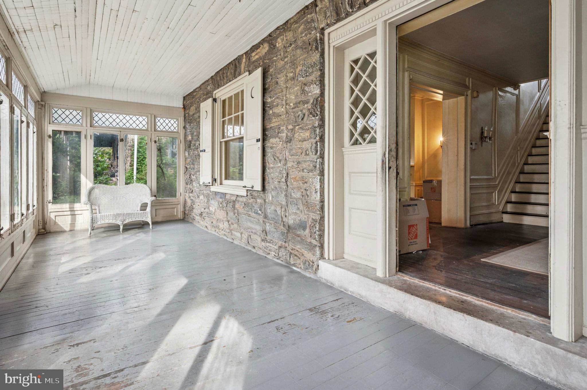 EAST OAK LANE - Residential