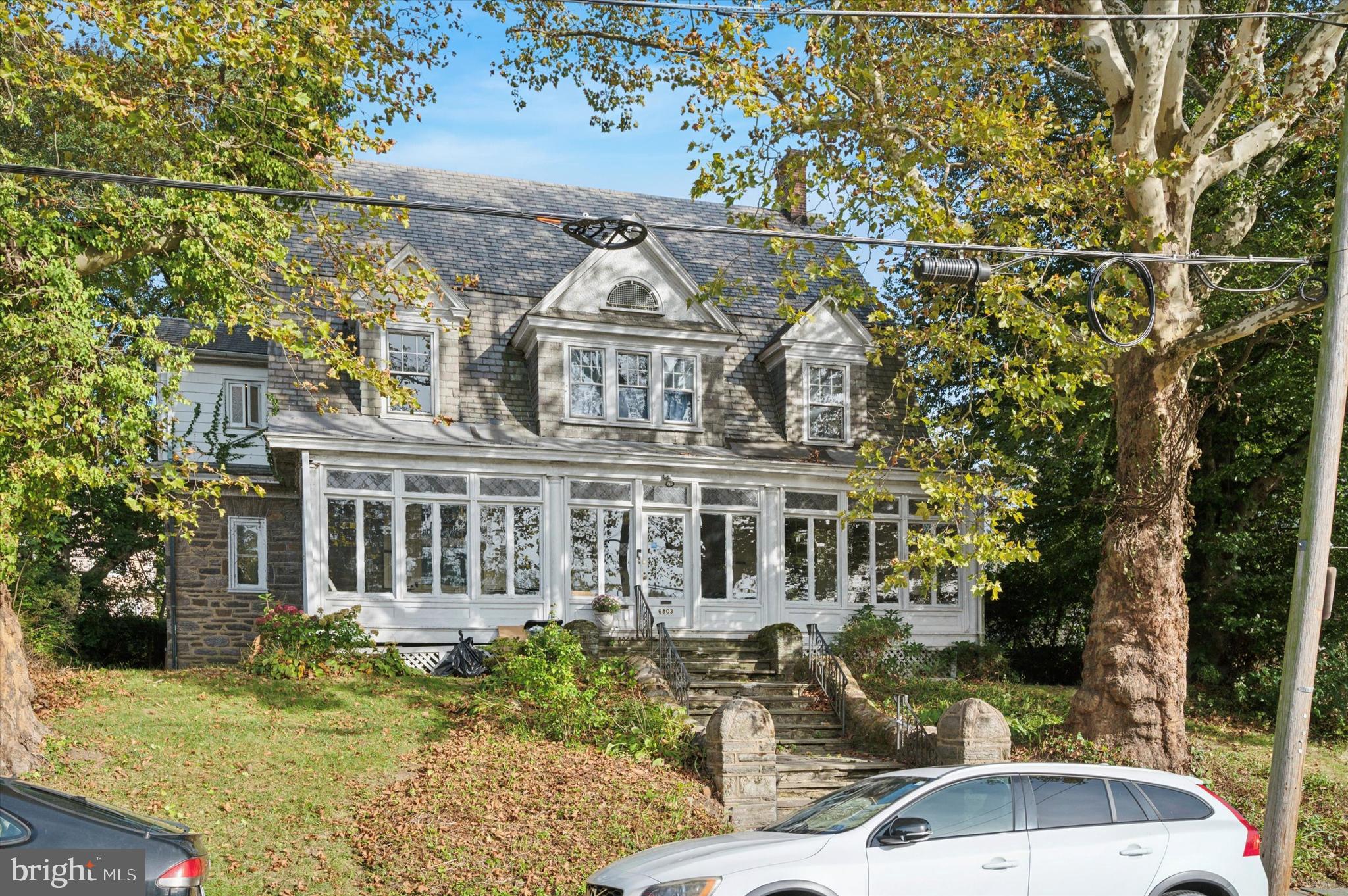 EAST OAK LANE - Residential