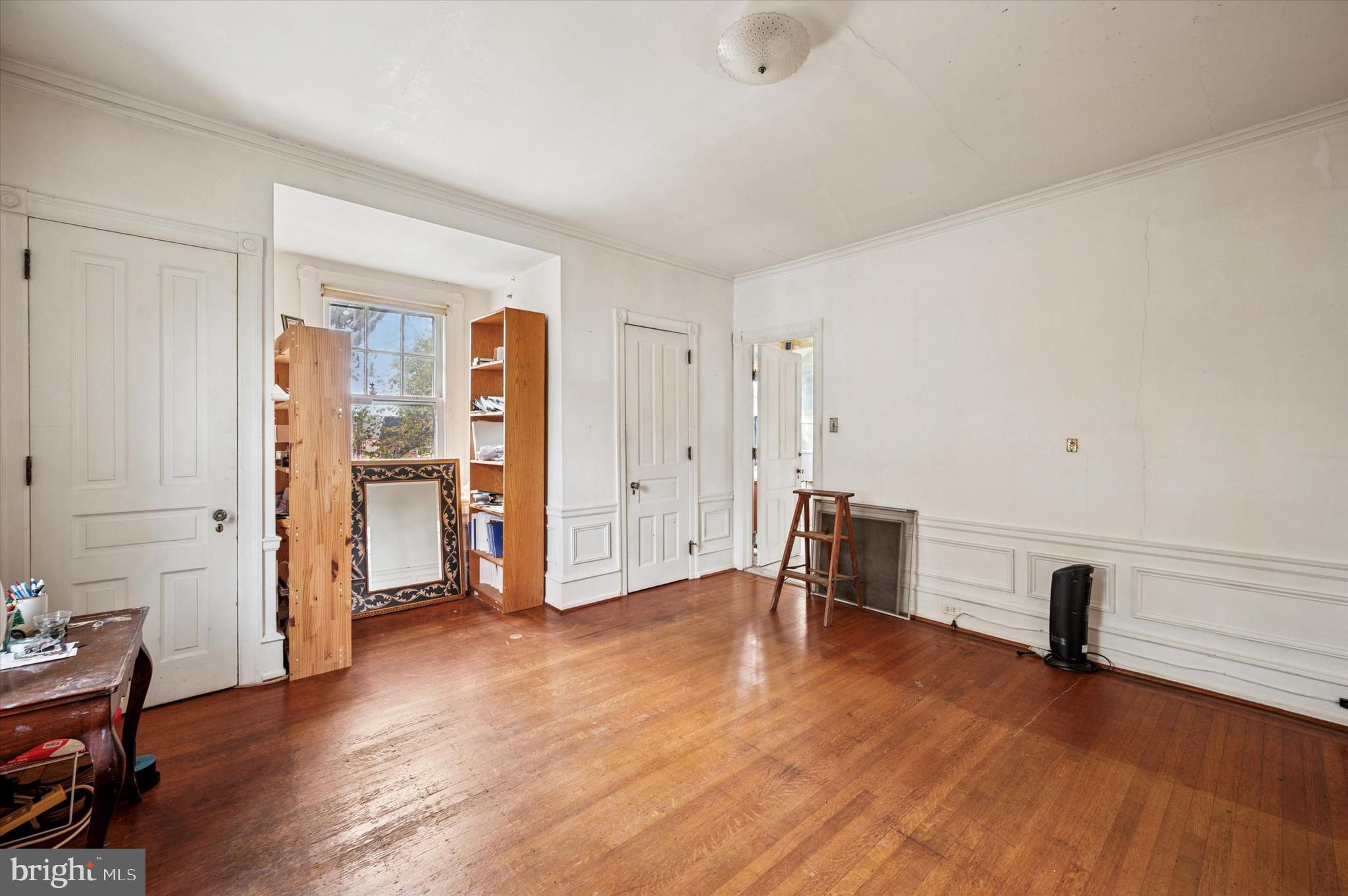 EAST OAK LANE - Residential