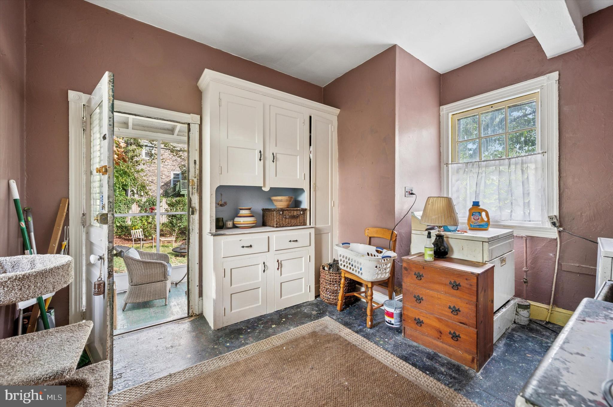 EAST OAK LANE - Residential