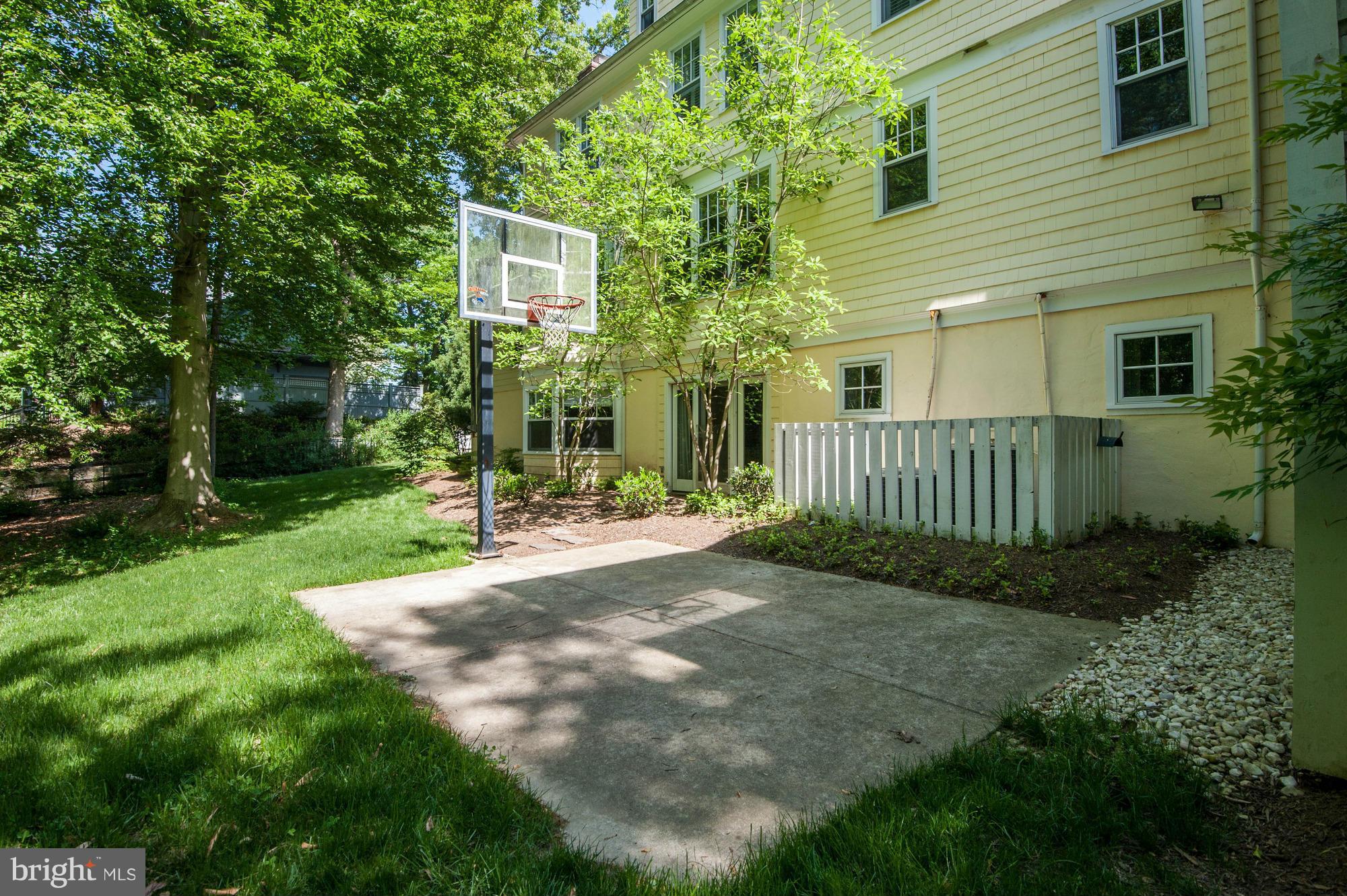 MERRY GO ROUND FARM - Residential