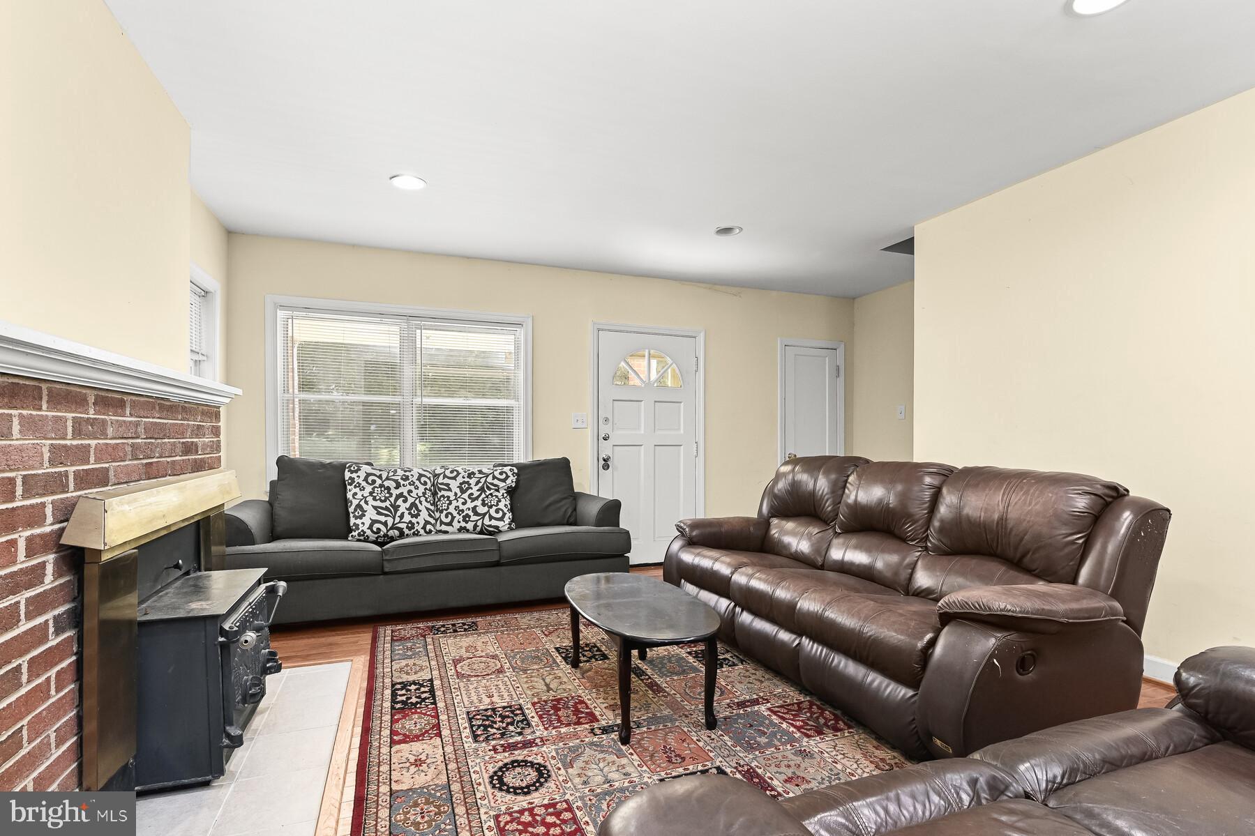 CHARLTON HEIGHTS - Residential