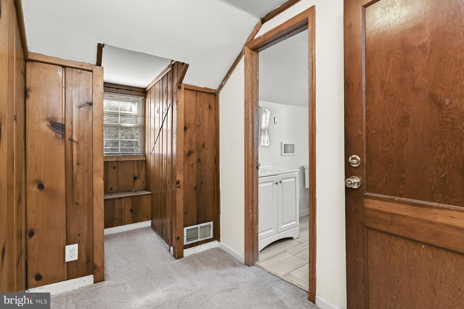 CHARLTON HEIGHTS - Residential