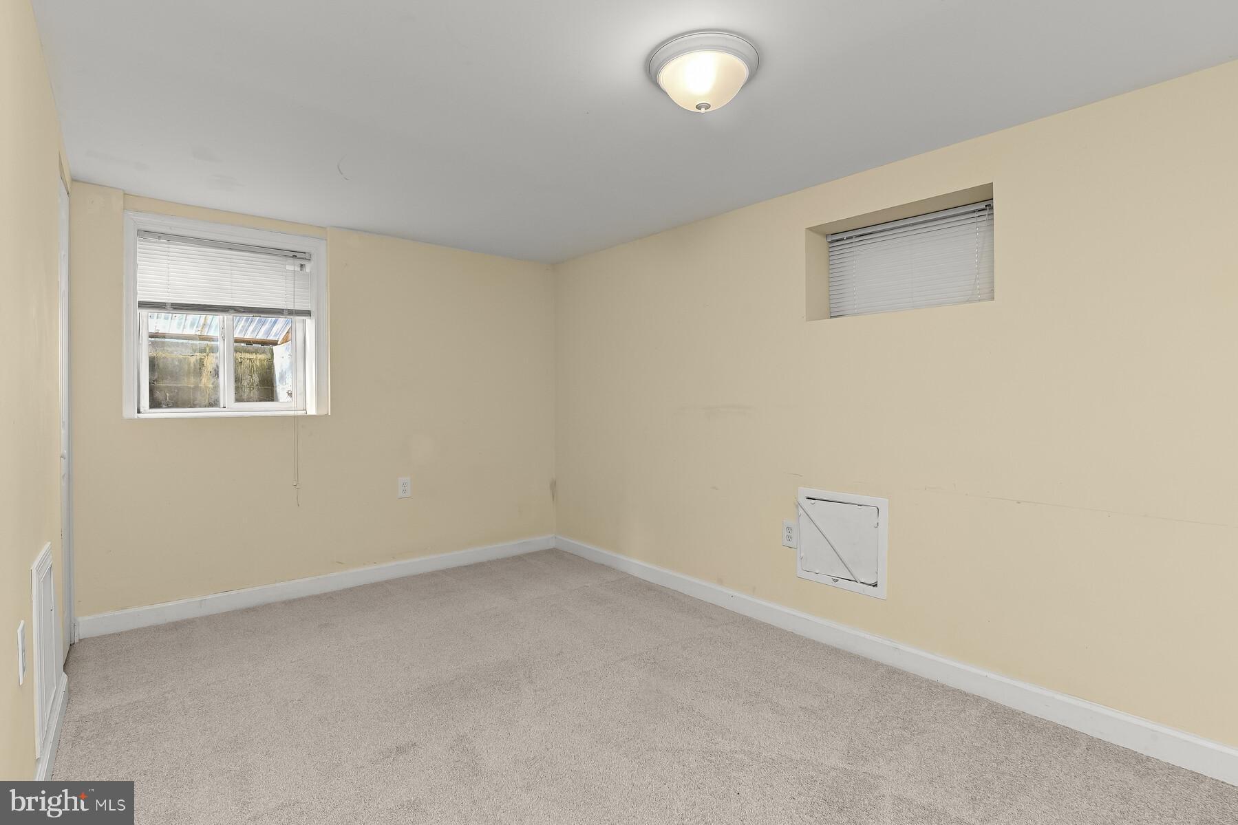 CHARLTON HEIGHTS - Residential