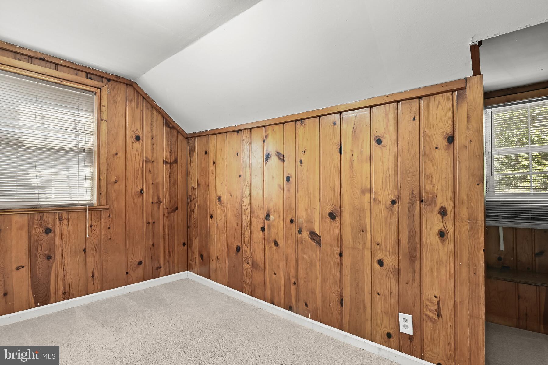 CHARLTON HEIGHTS - Residential