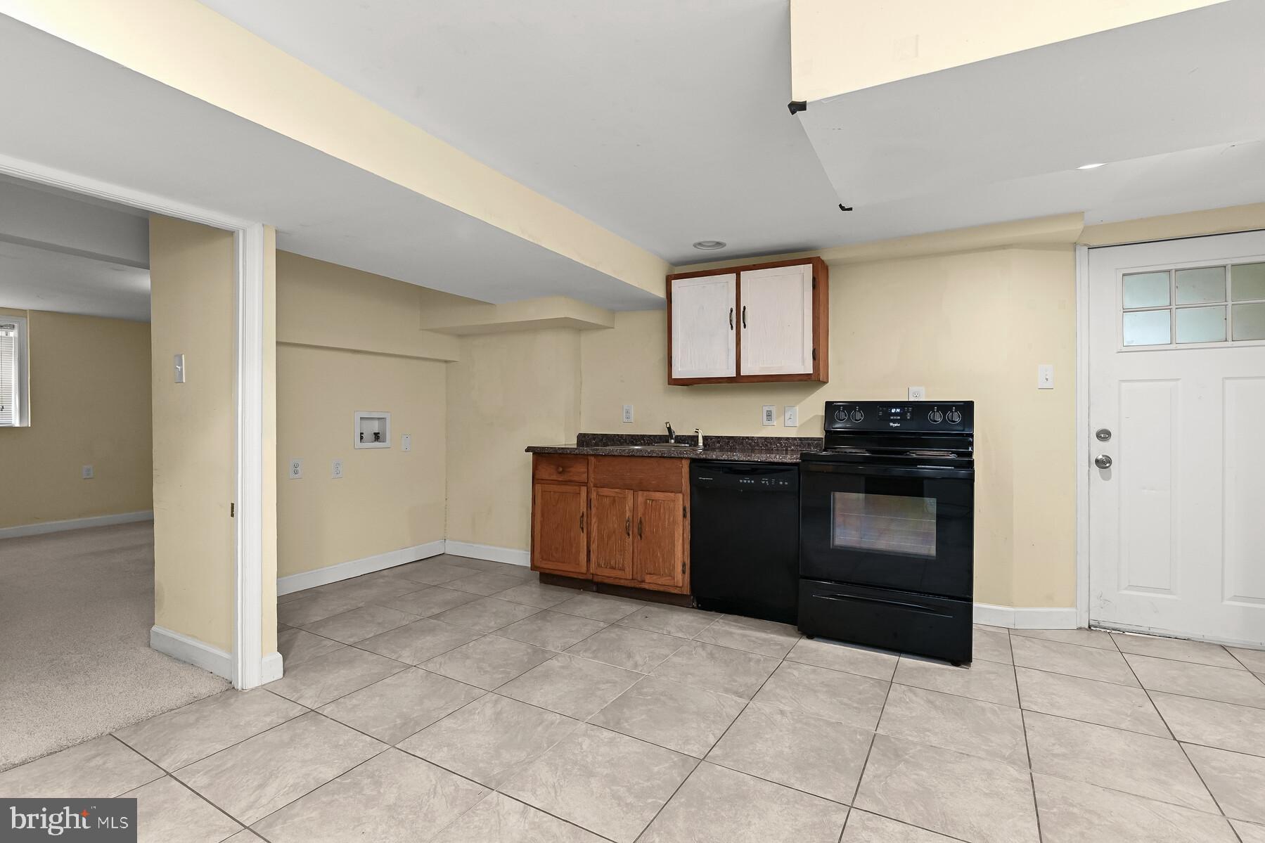 CHARLTON HEIGHTS - Residential