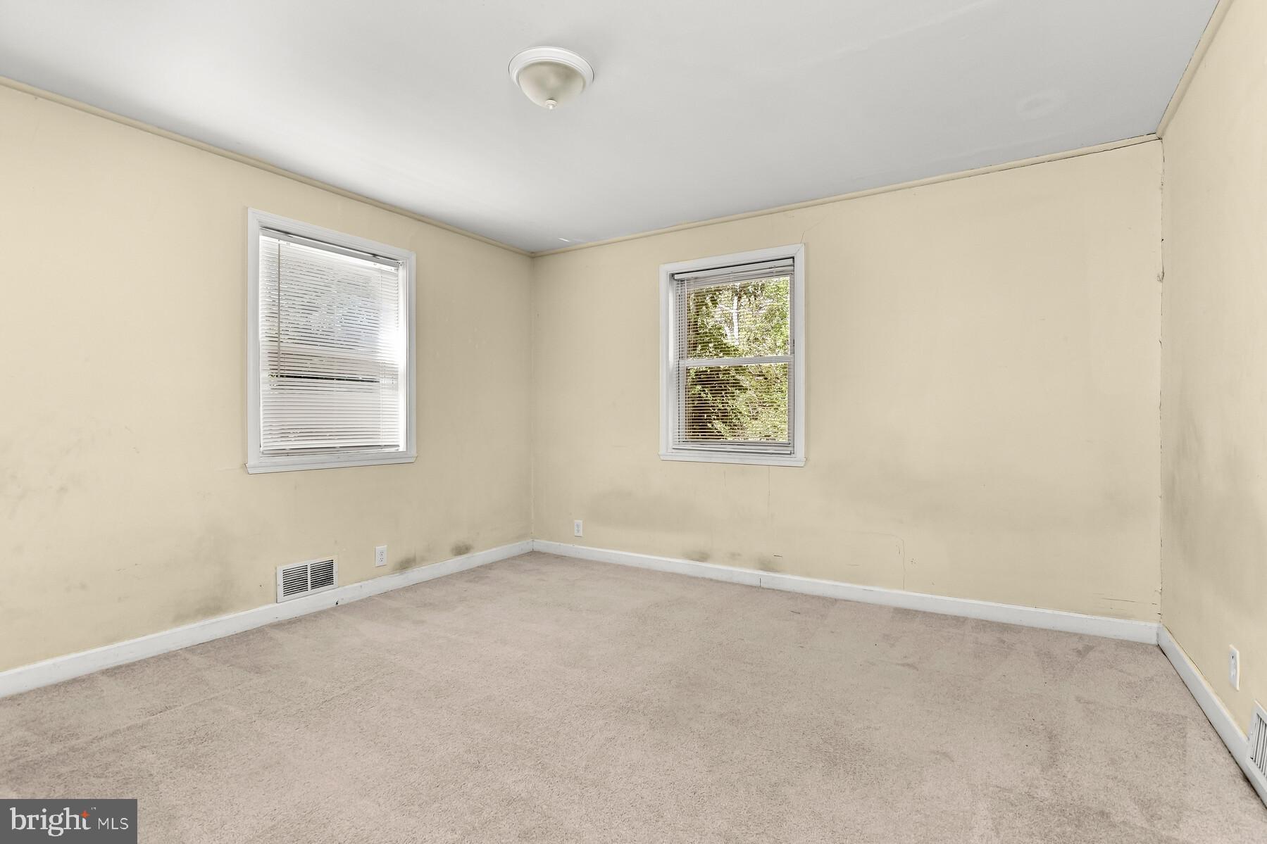 CHARLTON HEIGHTS - Residential