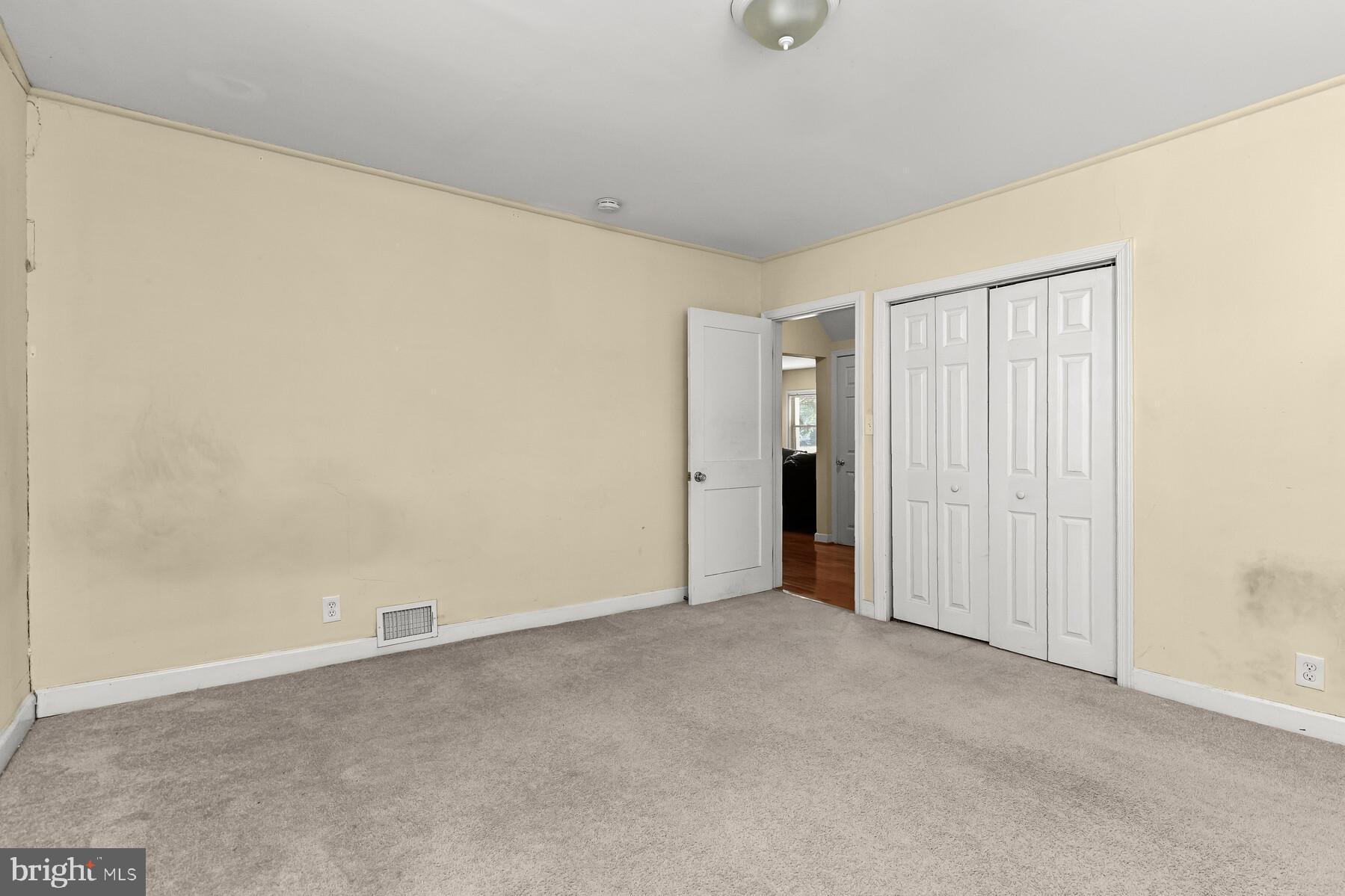 CHARLTON HEIGHTS - Residential