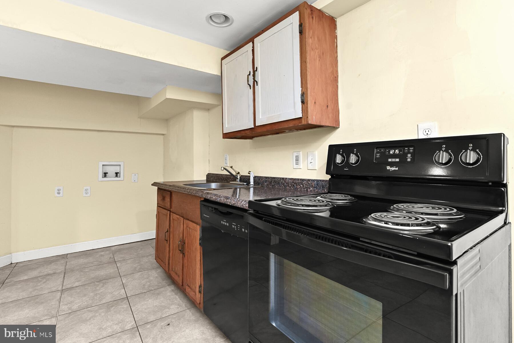 CHARLTON HEIGHTS - Residential