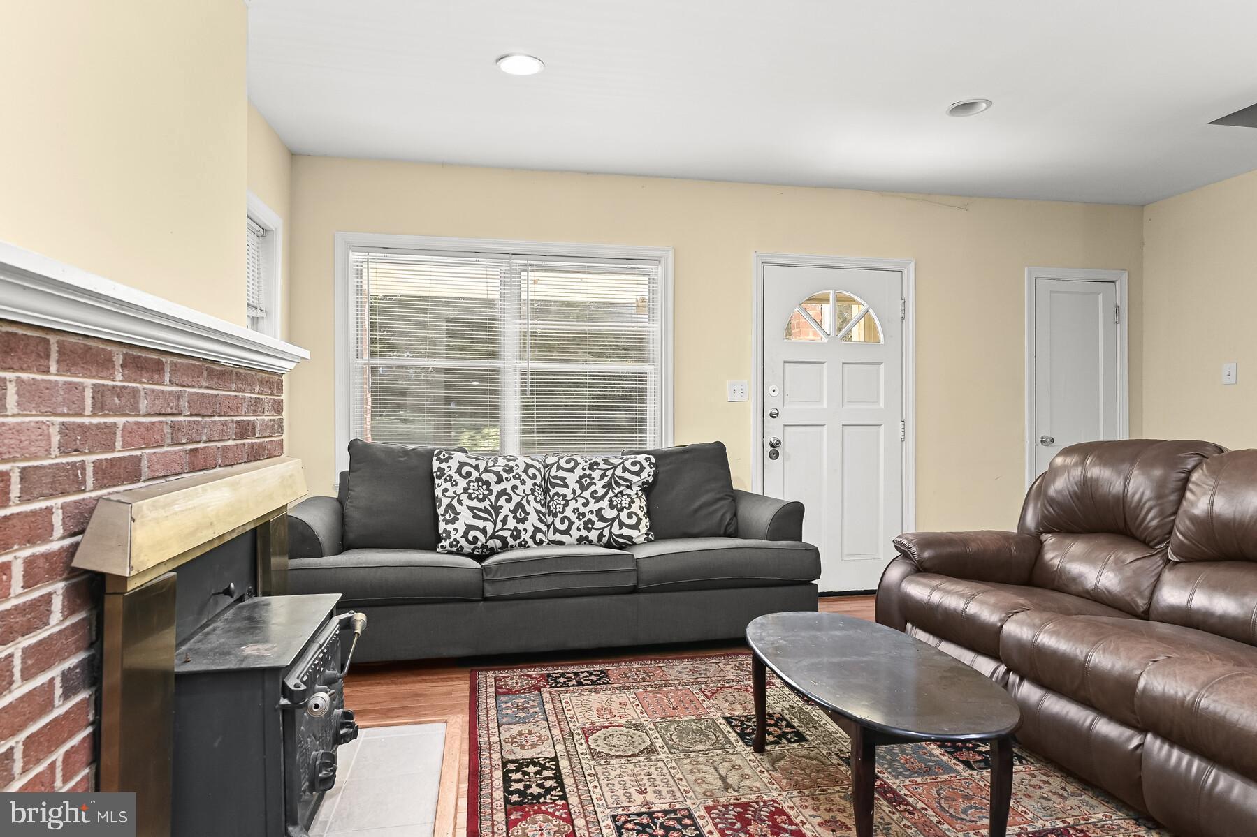 CHARLTON HEIGHTS - Residential