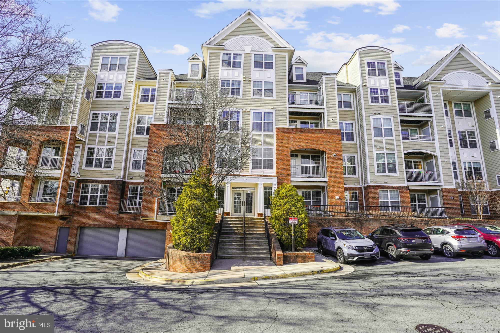 WESTBRIAR CONDOMINIUMS - Residential Lease