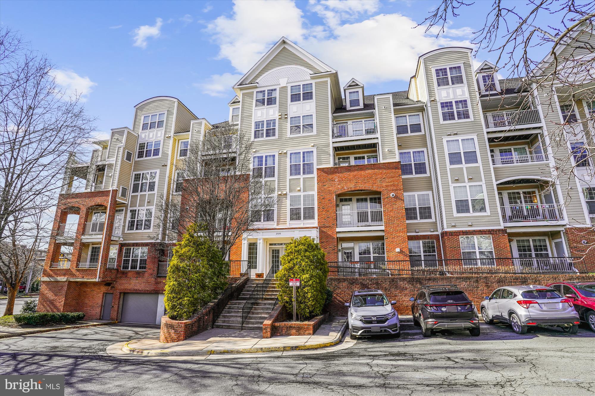 WESTBRIAR CONDOMINIUMS - Residential Lease