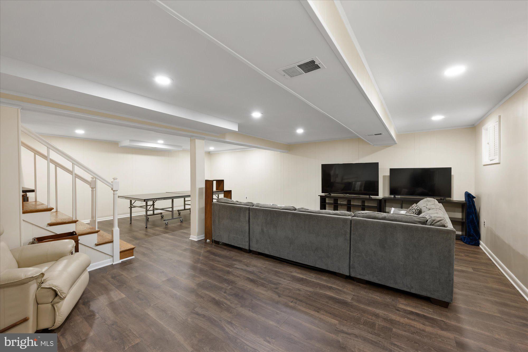 POTOMAC FALLS - Residential