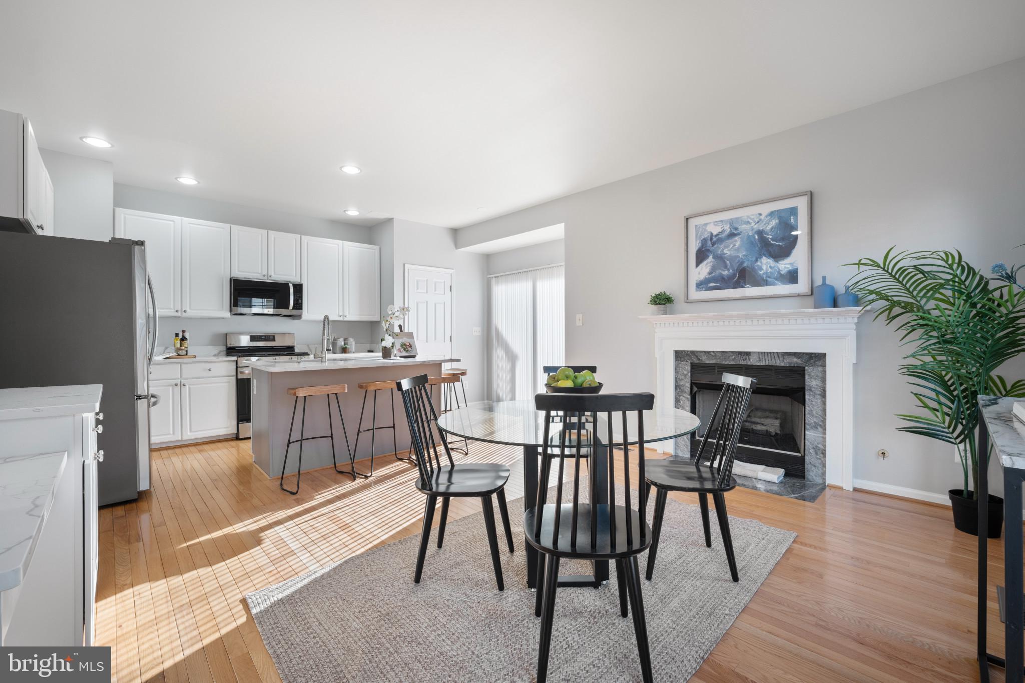 KENWOOD TOWNES - Residential