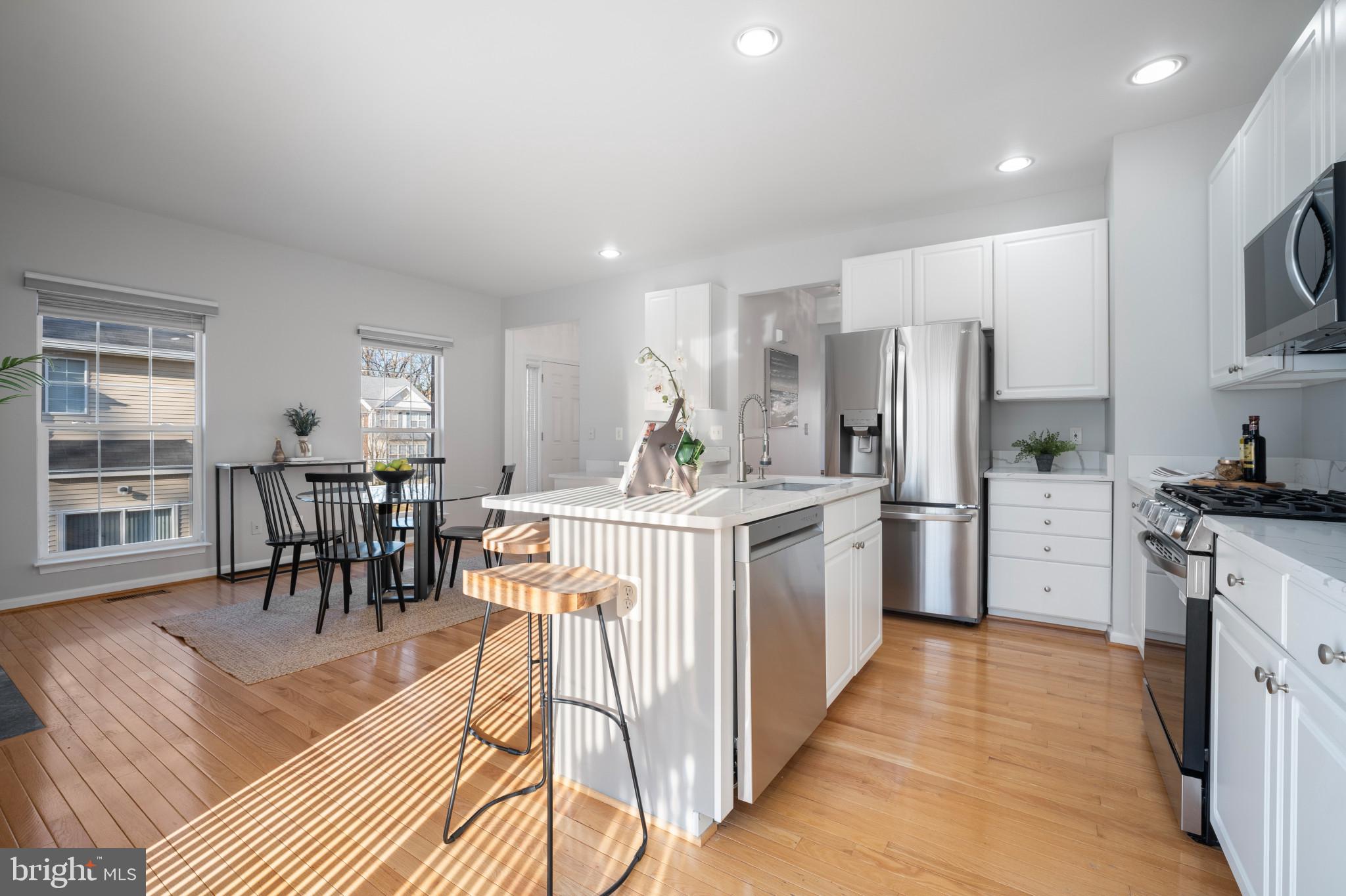 KENWOOD TOWNES - Residential