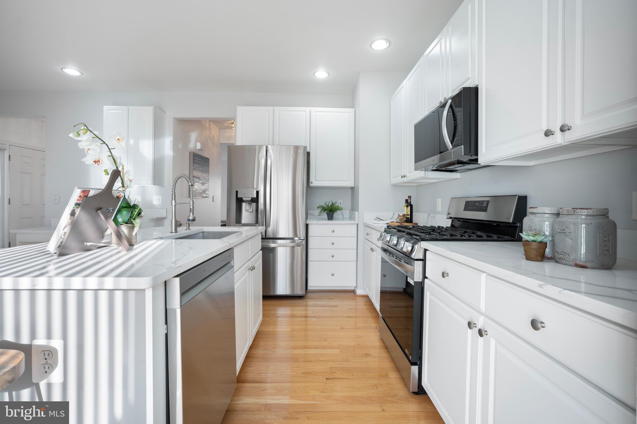 KENWOOD TOWNES - Residential