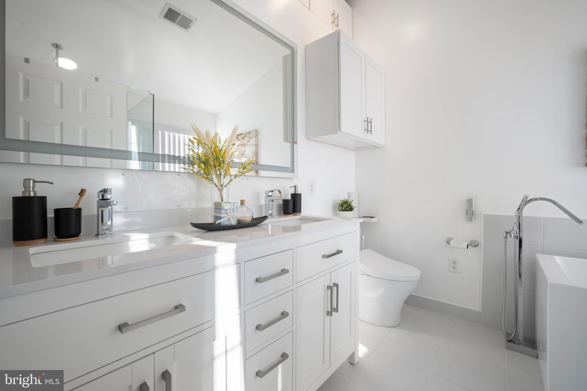 KENWOOD TOWNES - Residential