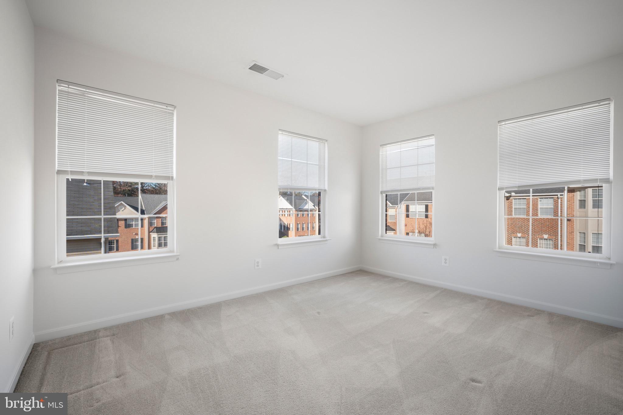 KENWOOD TOWNES - Residential