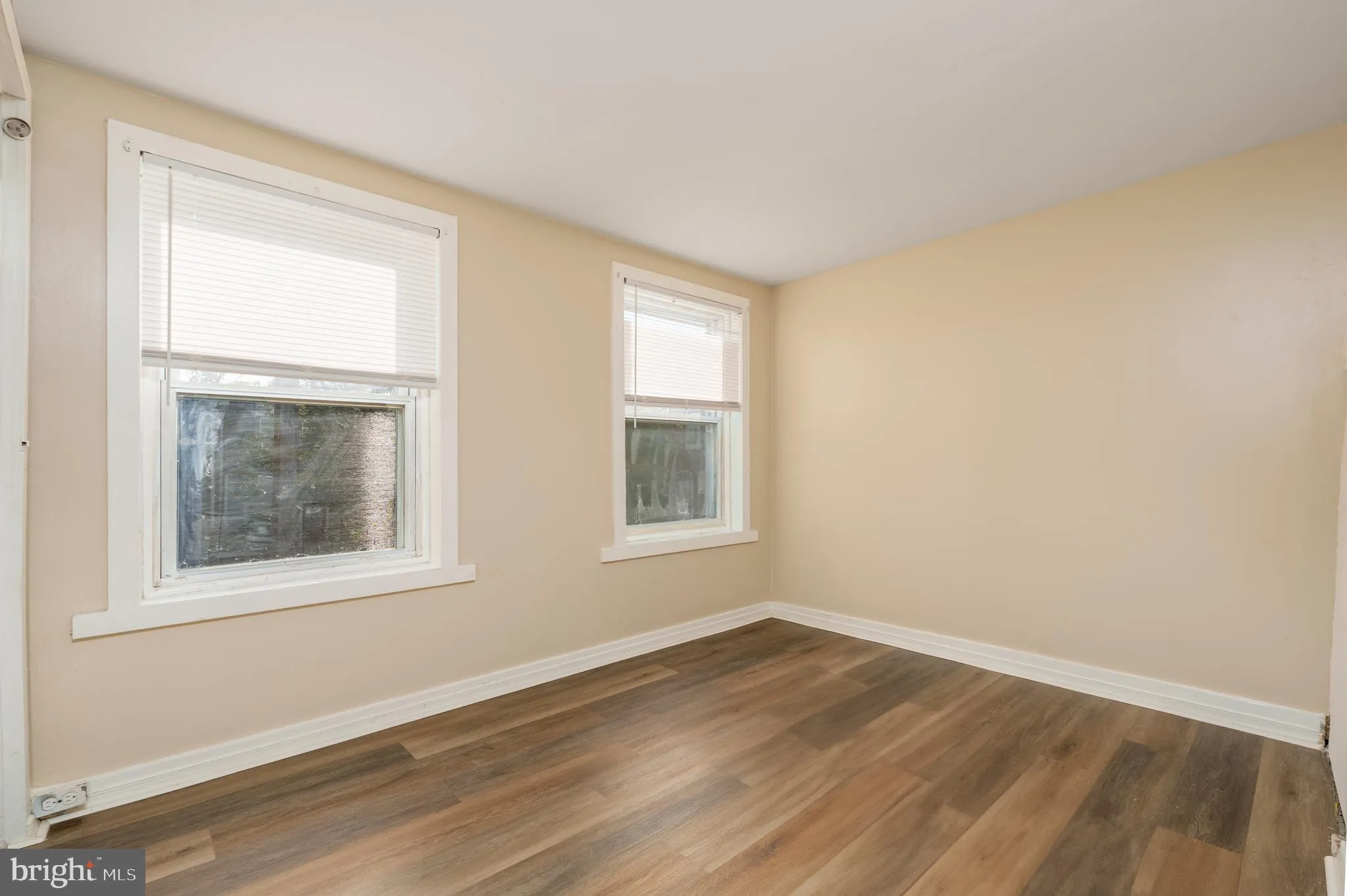 Wilmington, Delaware 19805, United States, 3 Bedrooms Bedrooms, ,1 BathroomBathrooms,Residential,Pending,38246