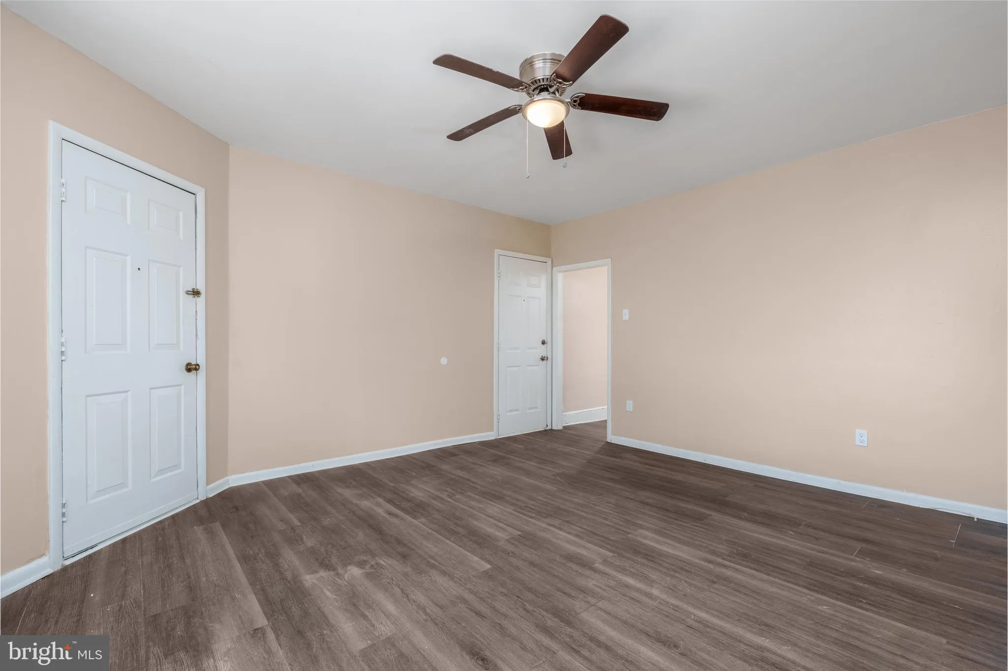 Wilmington, Delaware 19805, United States, 3 Bedrooms Bedrooms, ,1 BathroomBathrooms,Residential,Pending,38246