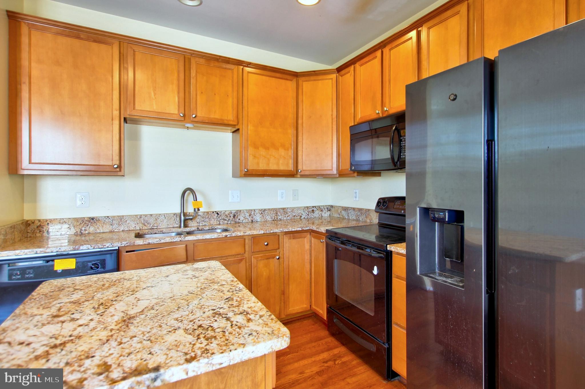 SUMMERFIELD AT MISSION PLACE - Residential