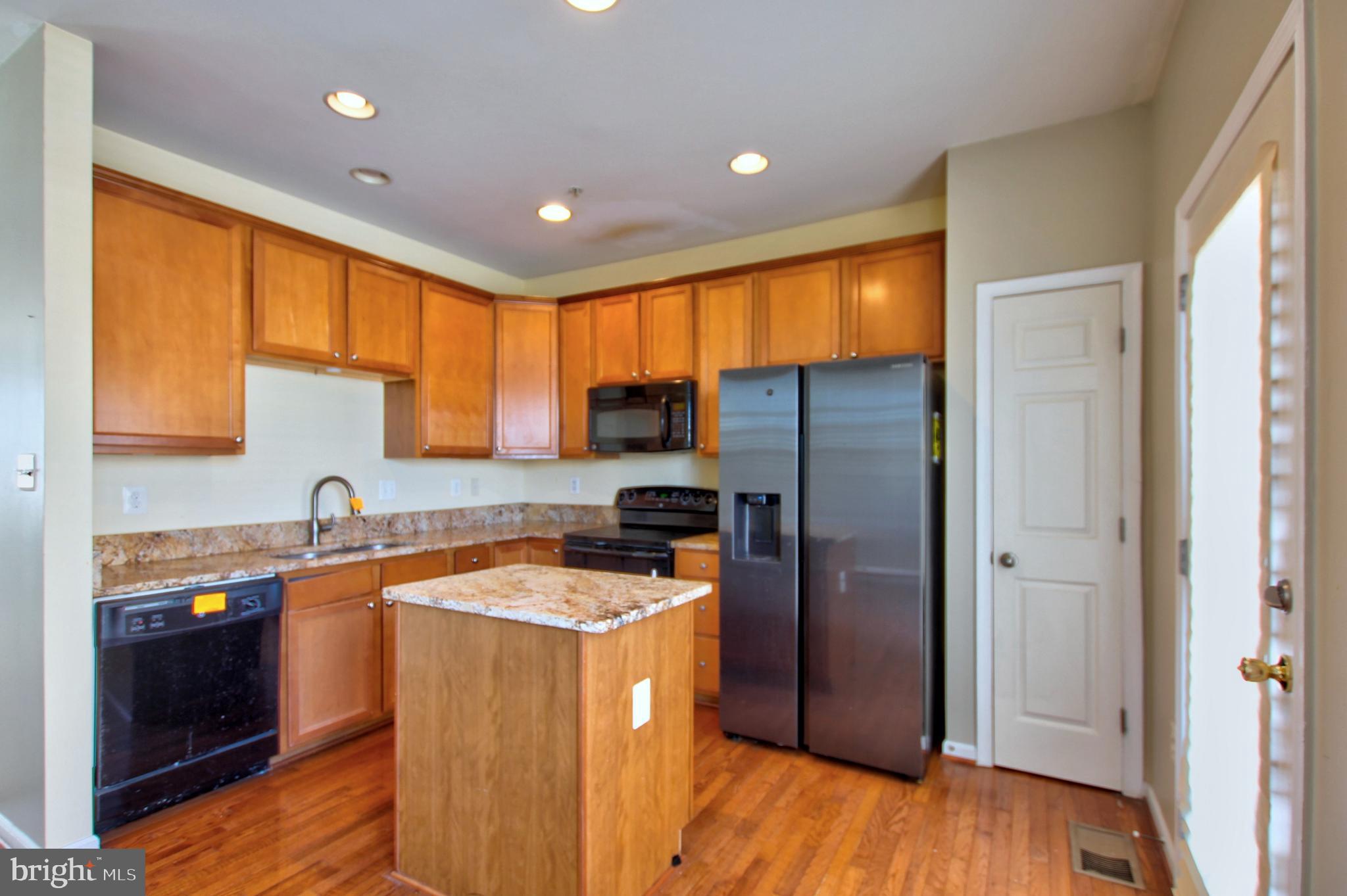 SUMMERFIELD AT MISSION PLACE - Residential