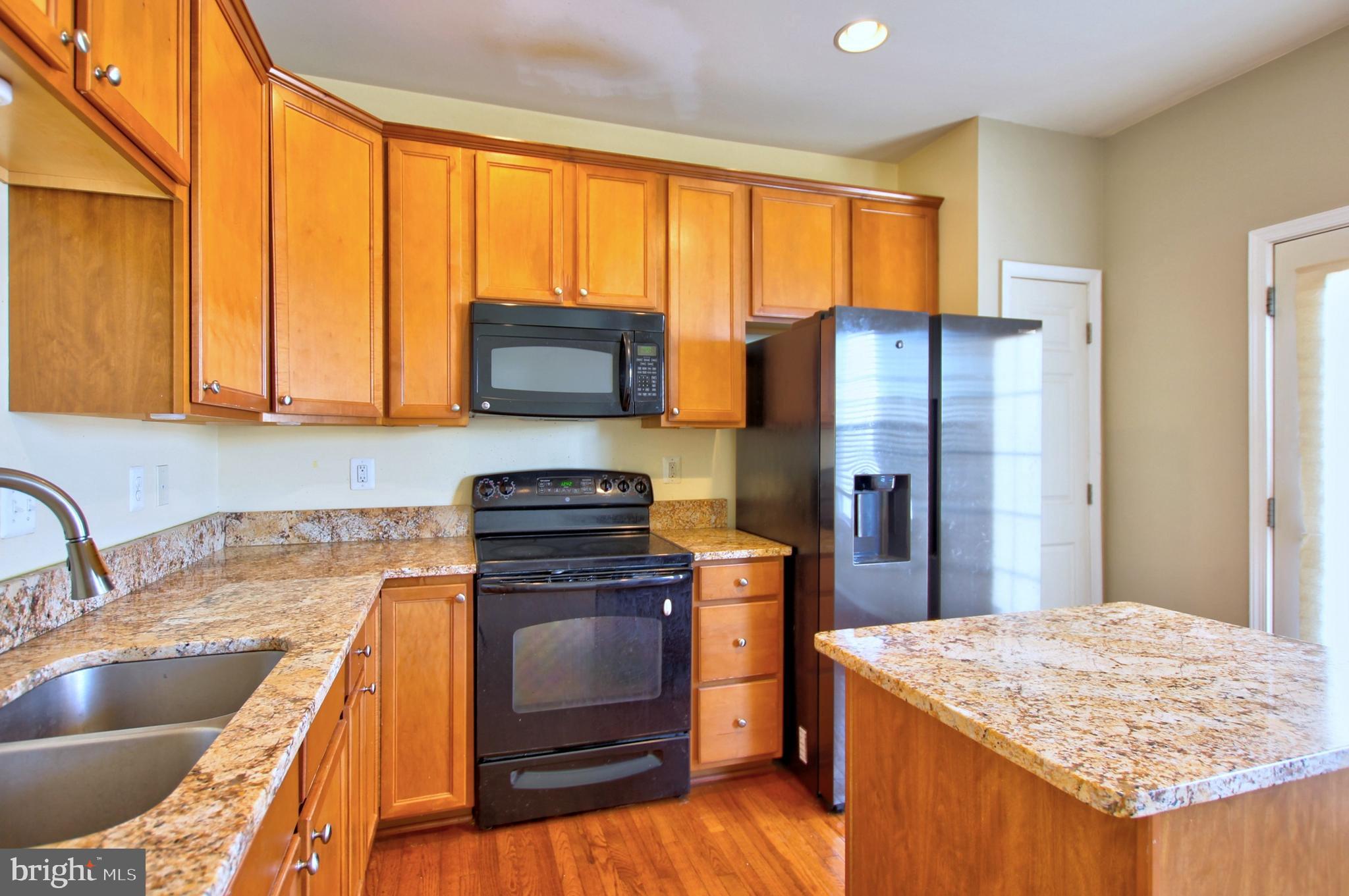 SUMMERFIELD AT MISSION PLACE - Residential