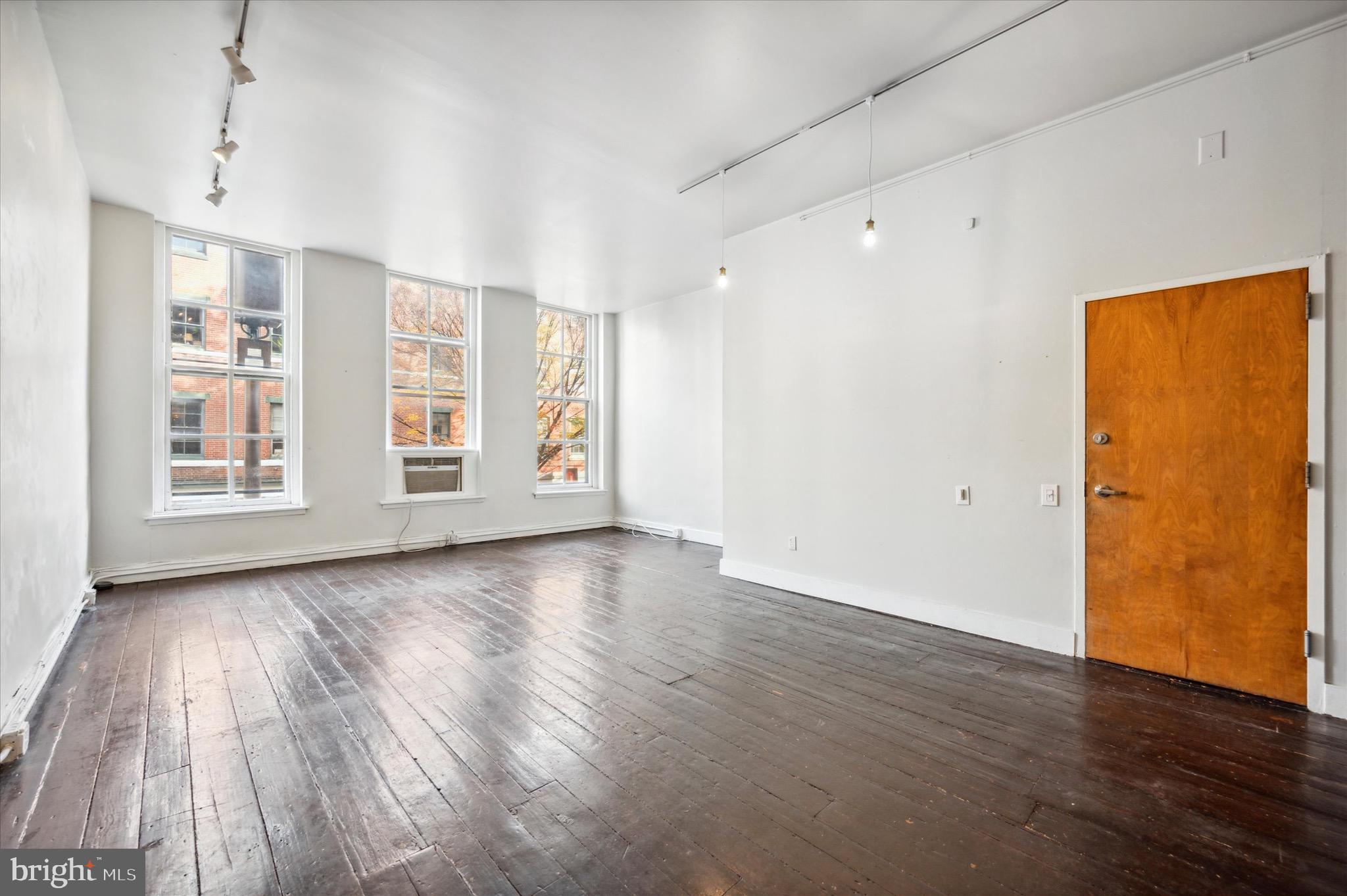 OLD CITY - Residential Lease