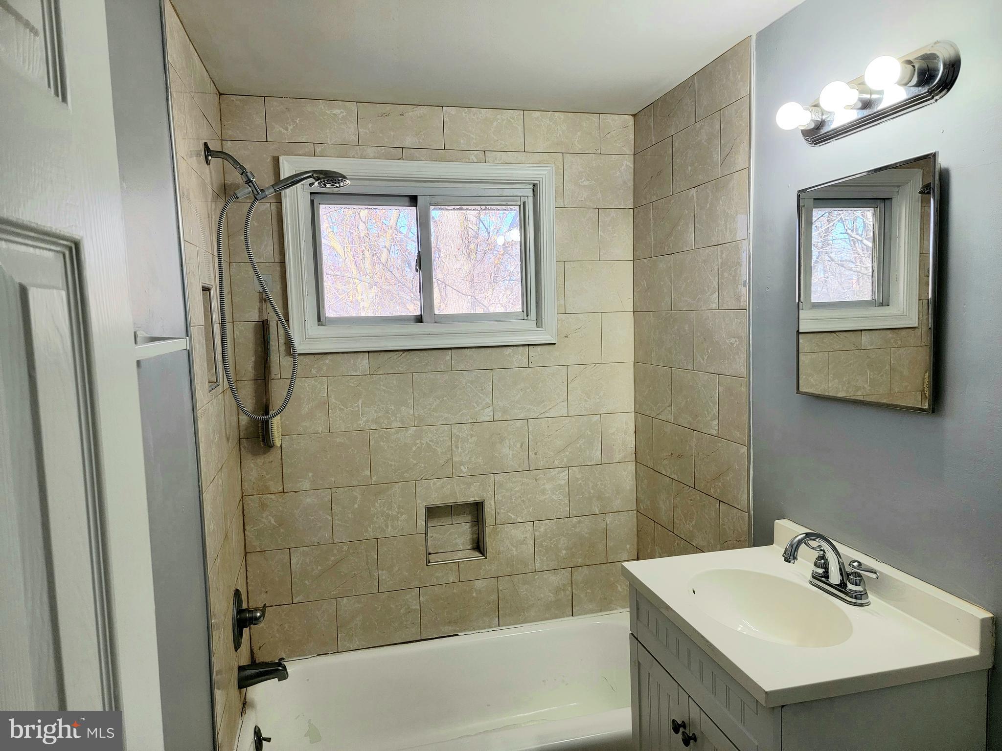 KENT VILLAGE - Residential Lease