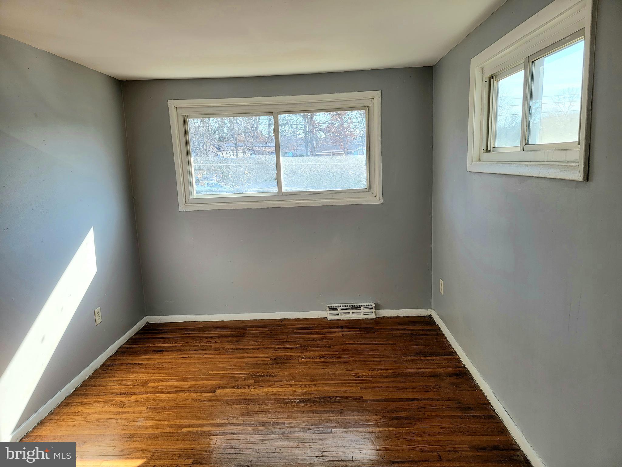 KENT VILLAGE - Residential Lease