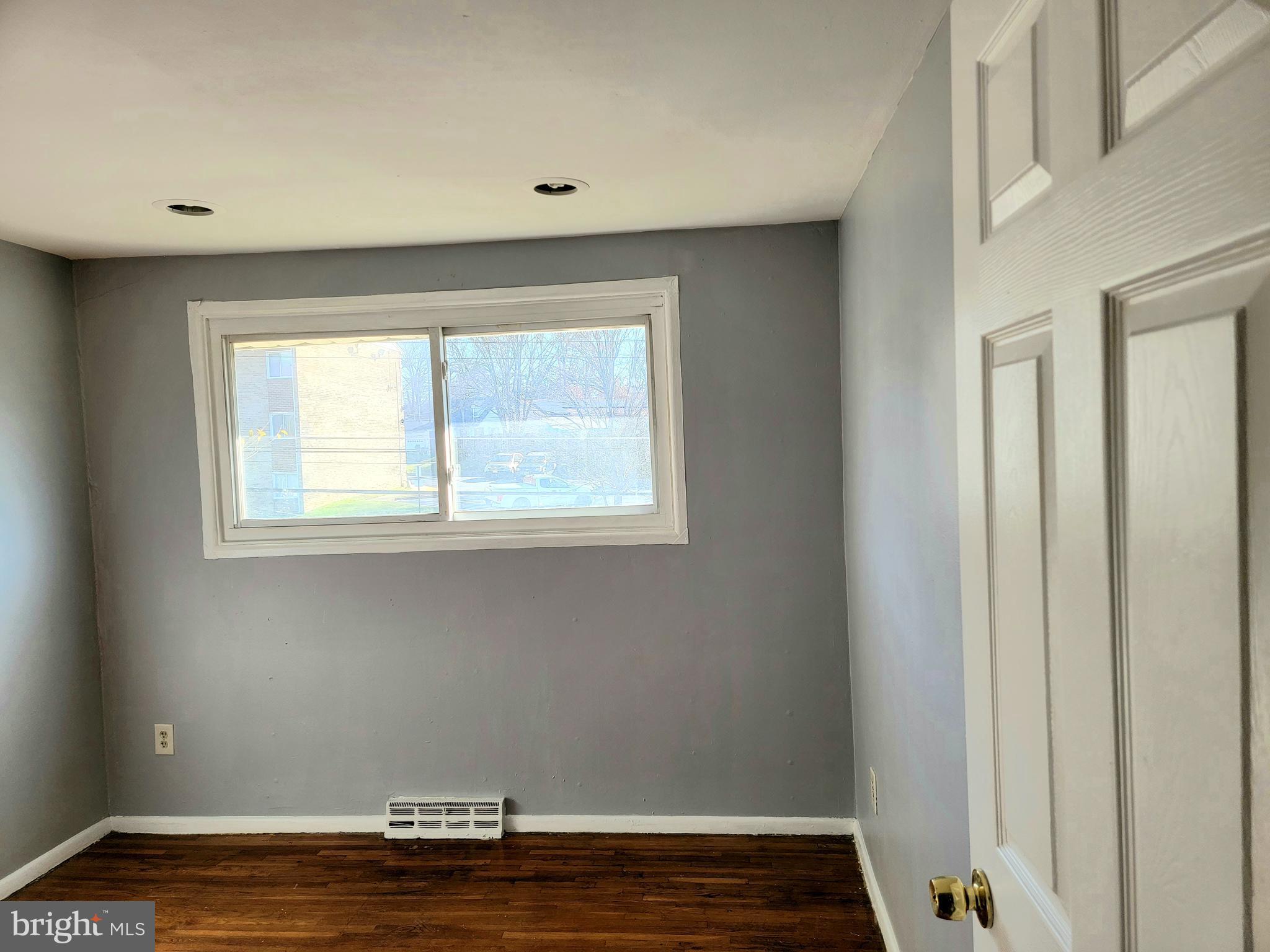 KENT VILLAGE - Residential Lease