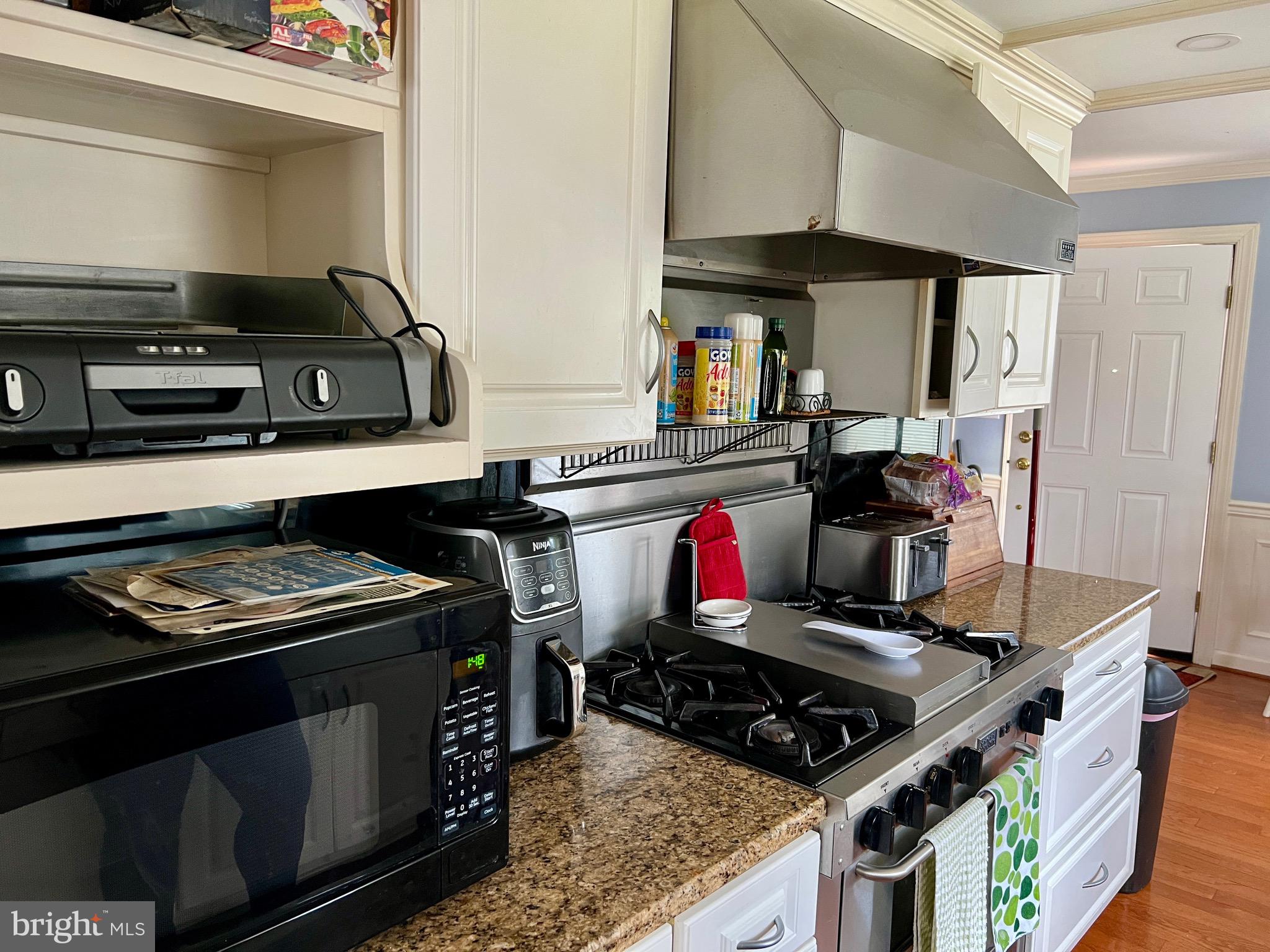 GRANDVIEW PARK CONDOS - Residential