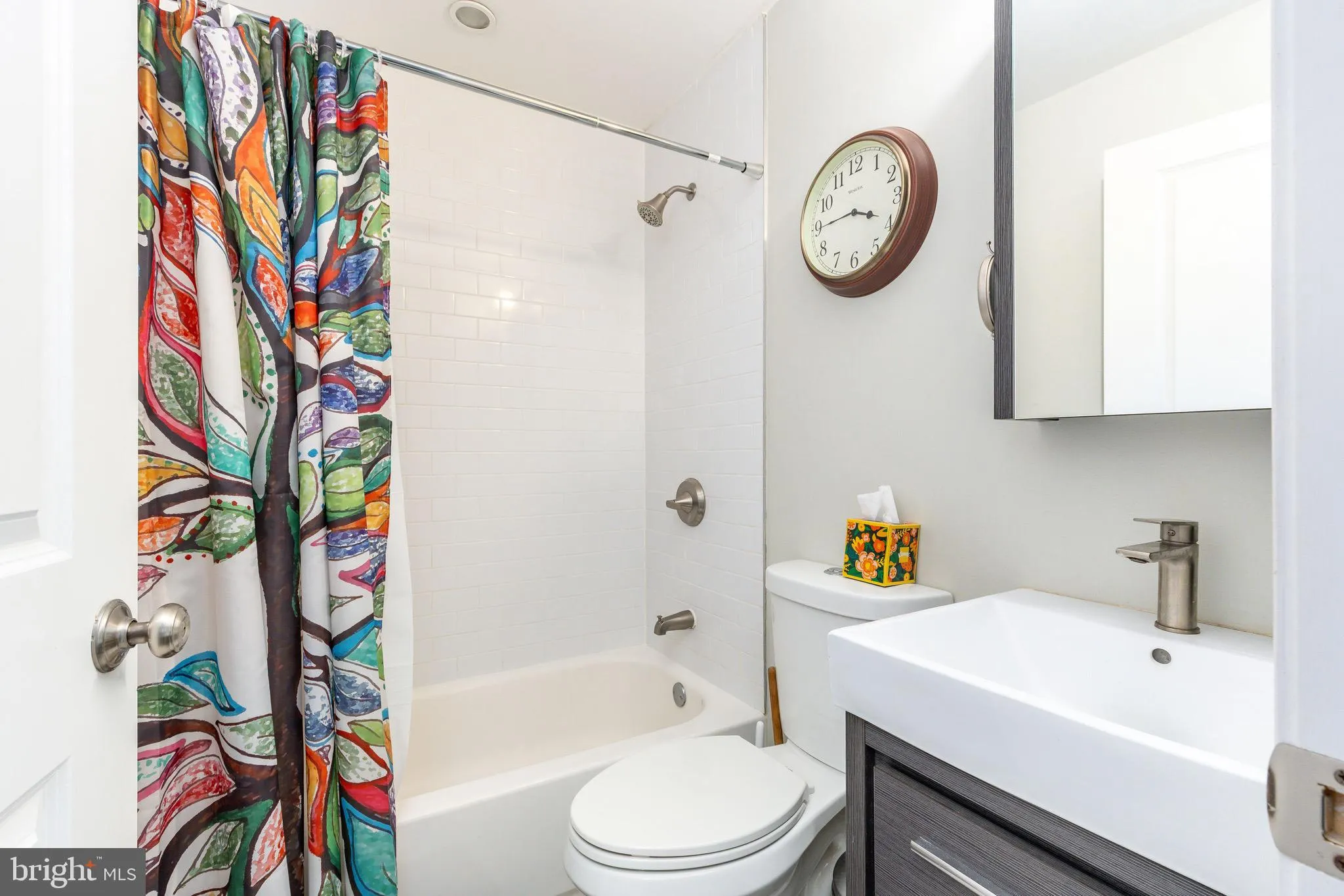 Philadelphia, Pennsylvania 19146, United States, 4 Bedrooms Bedrooms, ,Residential,Active,98856