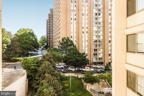 Photo of 4515 Willard Avenue #1020S, CHEVY CHASE, MD 20815 (MLS # MDMC2180268)