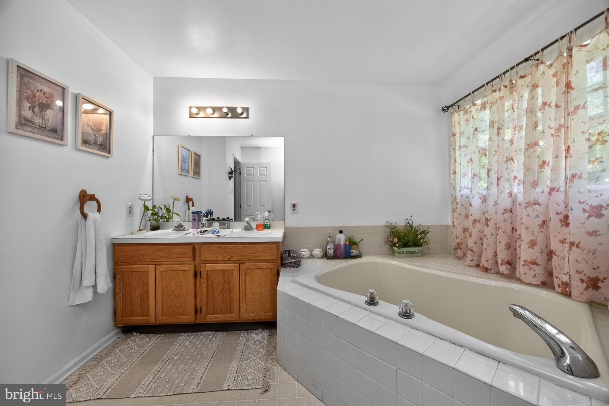 DOE RUN ESTATES - Residential