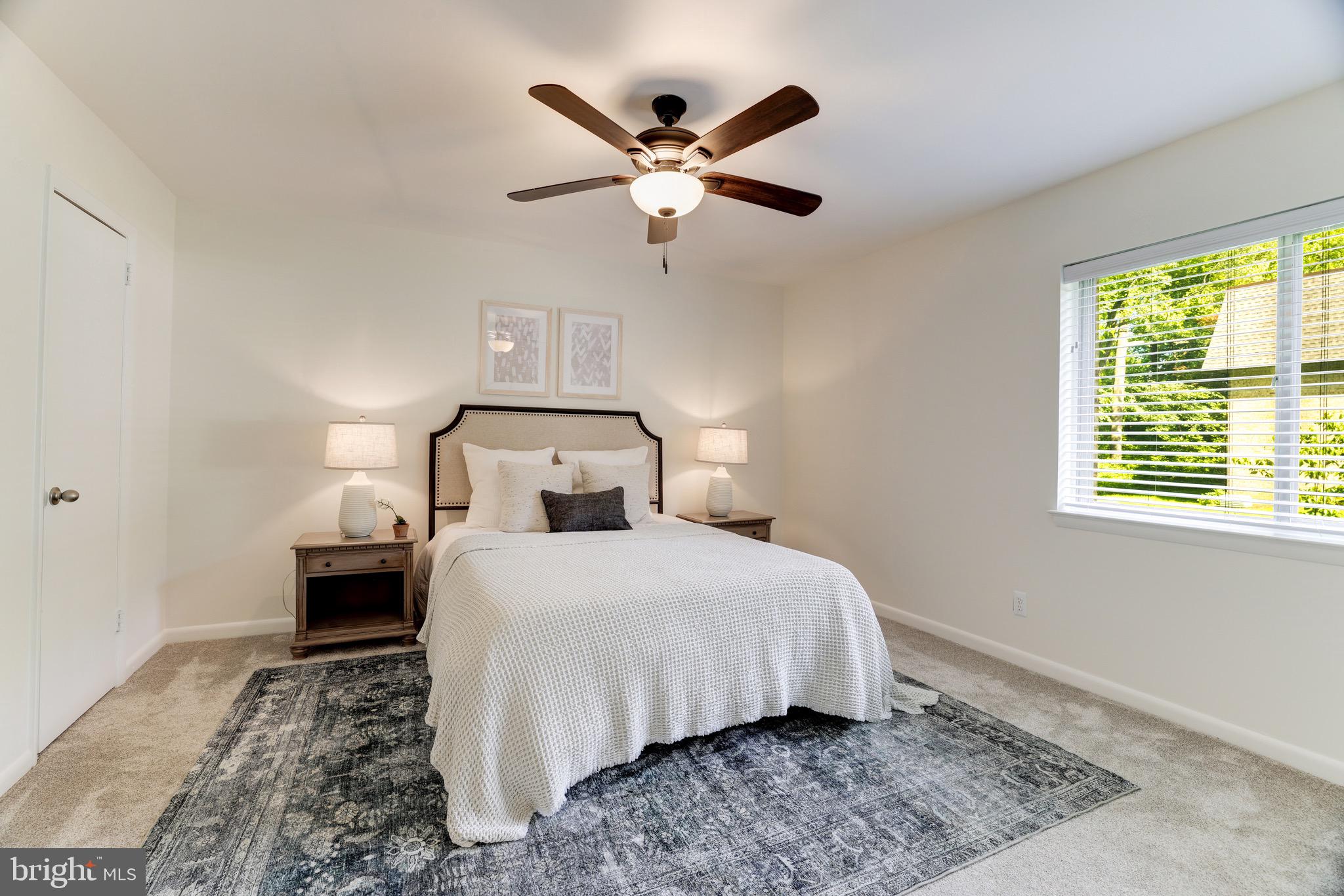 VANTAGE HILL - Residential