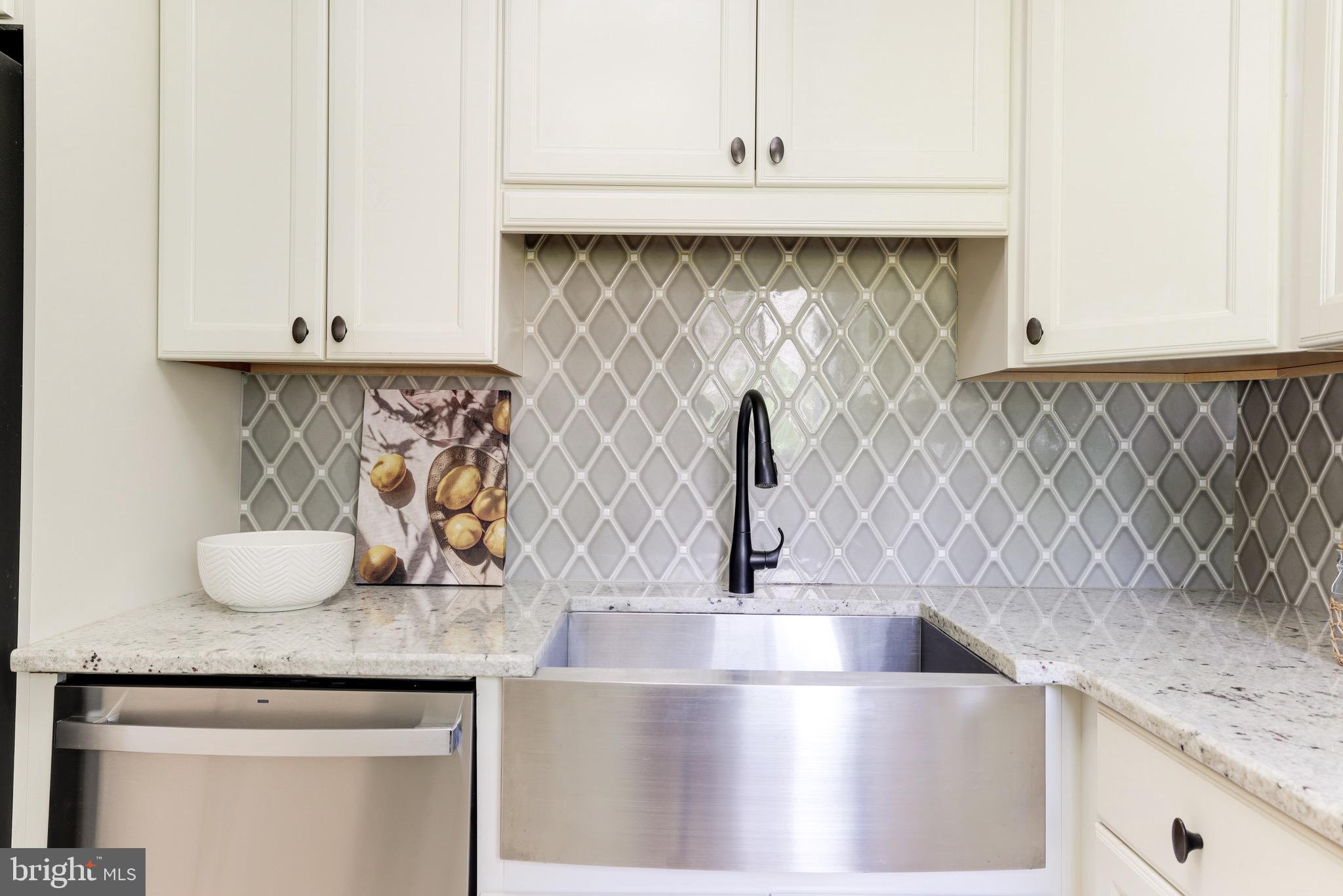 VANTAGE HILL - Residential