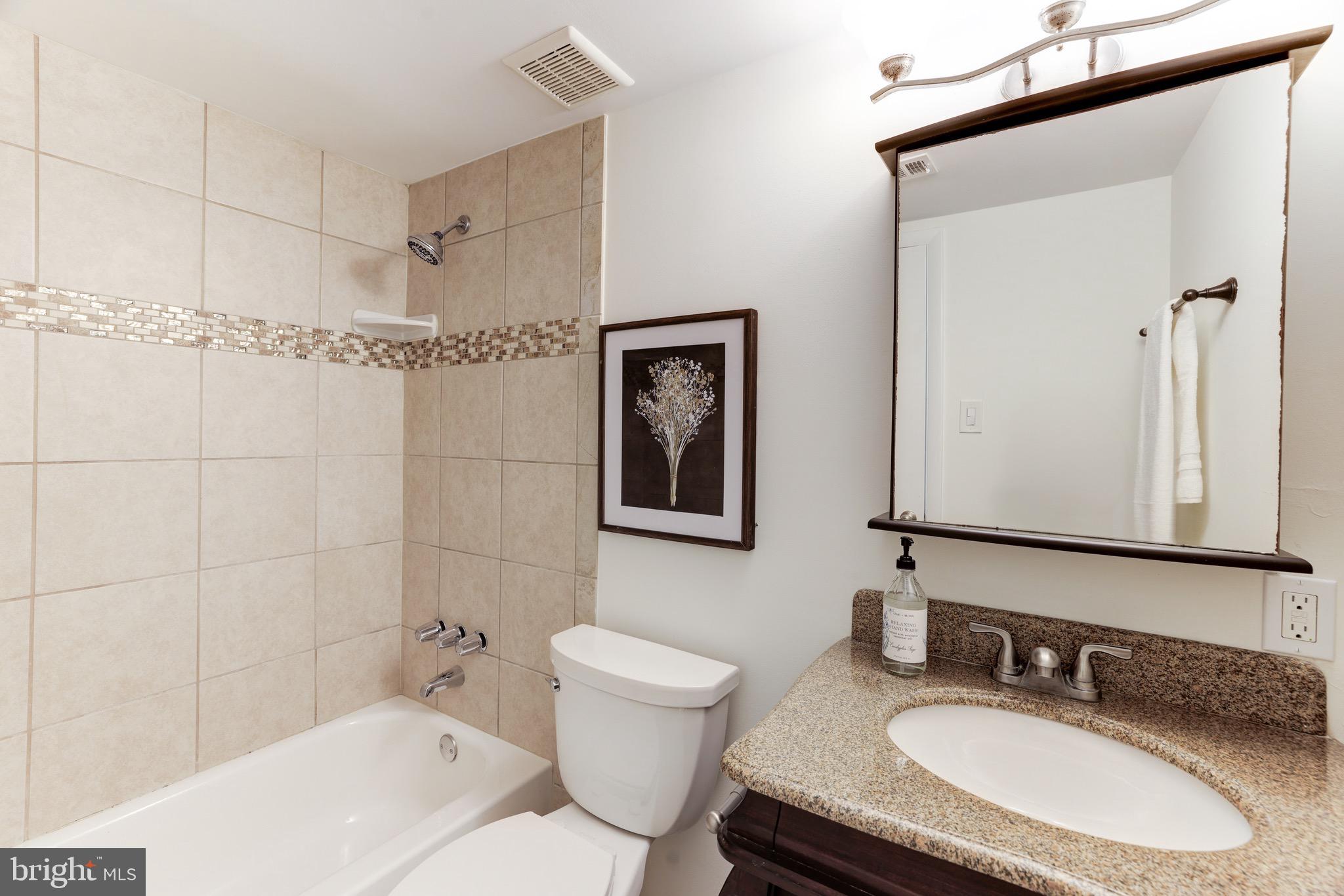 VANTAGE HILL - Residential