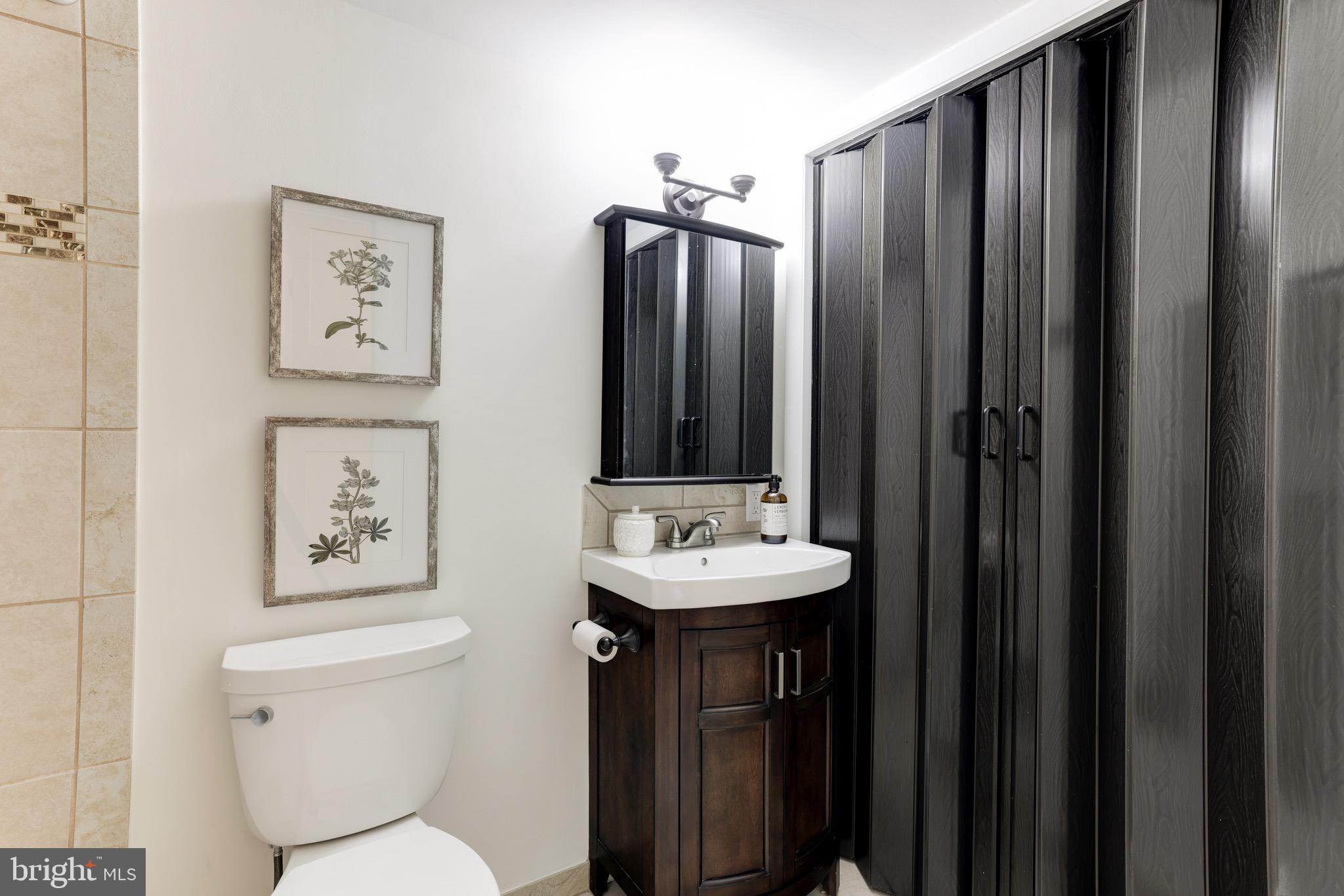 VANTAGE HILL - Residential