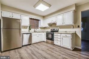 HILLSMERE ESTATES - Residential Lease