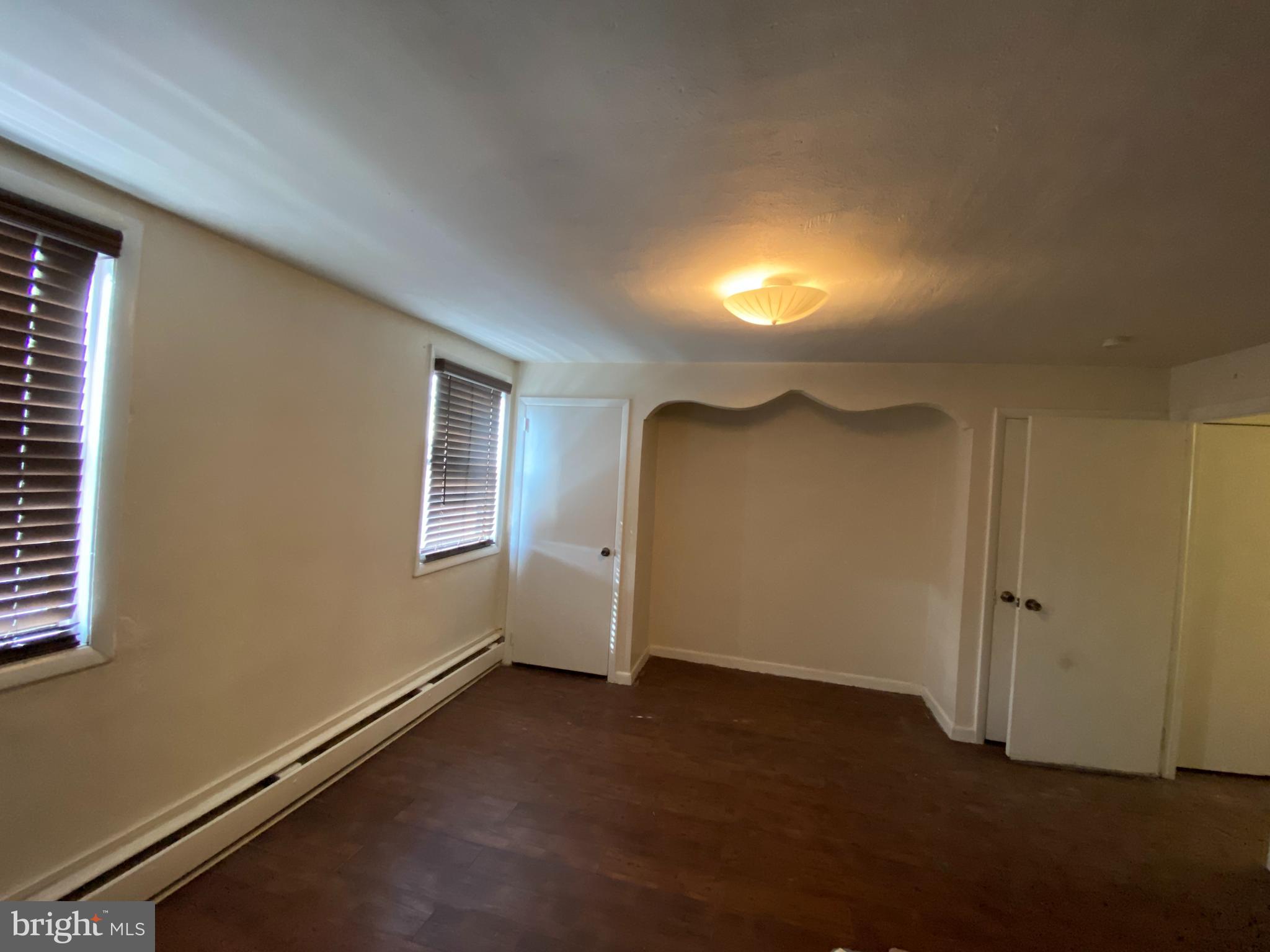 ITALIAN MARKET - Residential Lease