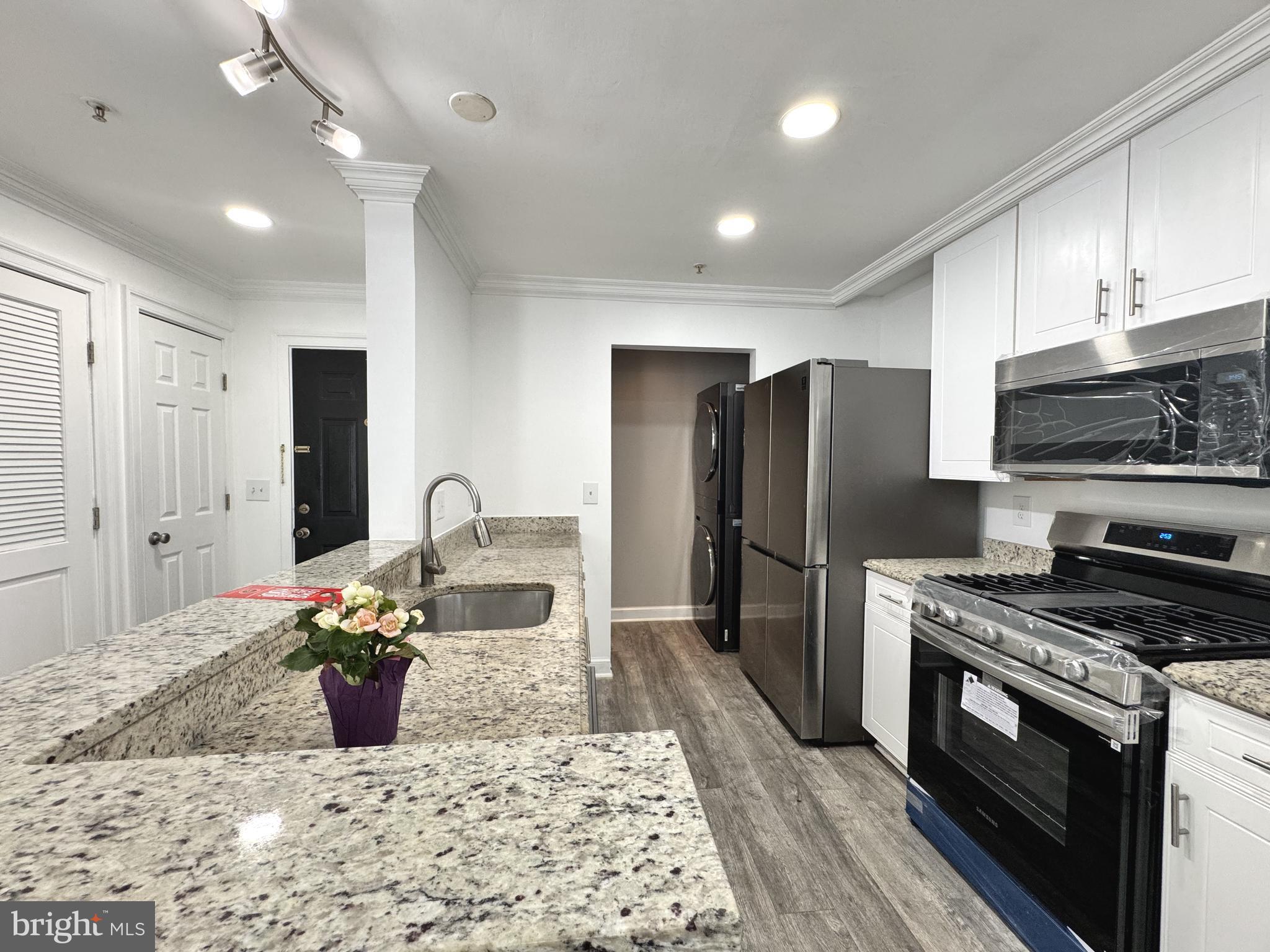 PROSPECT COVE AT LAKESID - Residential