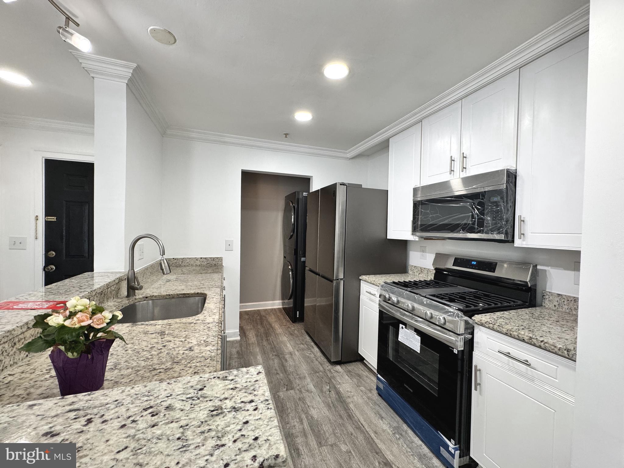 PROSPECT COVE AT LAKESID - Residential