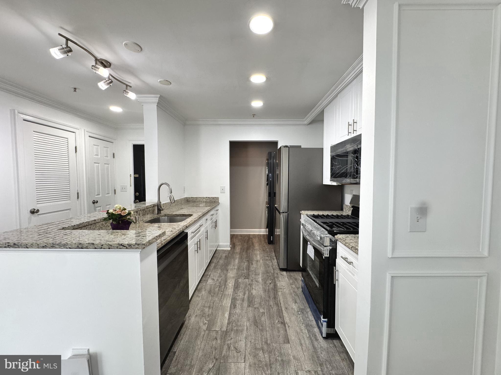 PROSPECT COVE AT LAKESID - Residential