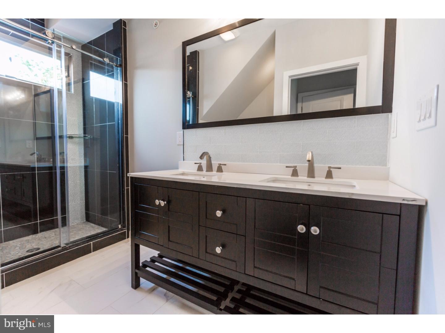KENSINGTON - Residential