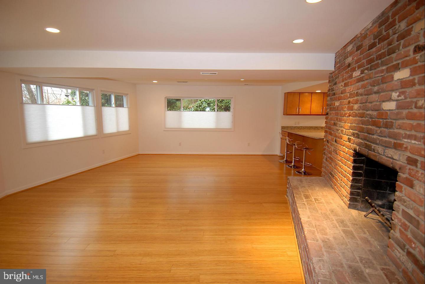 GLEN ECHO HEIGHTS - Residential Lease