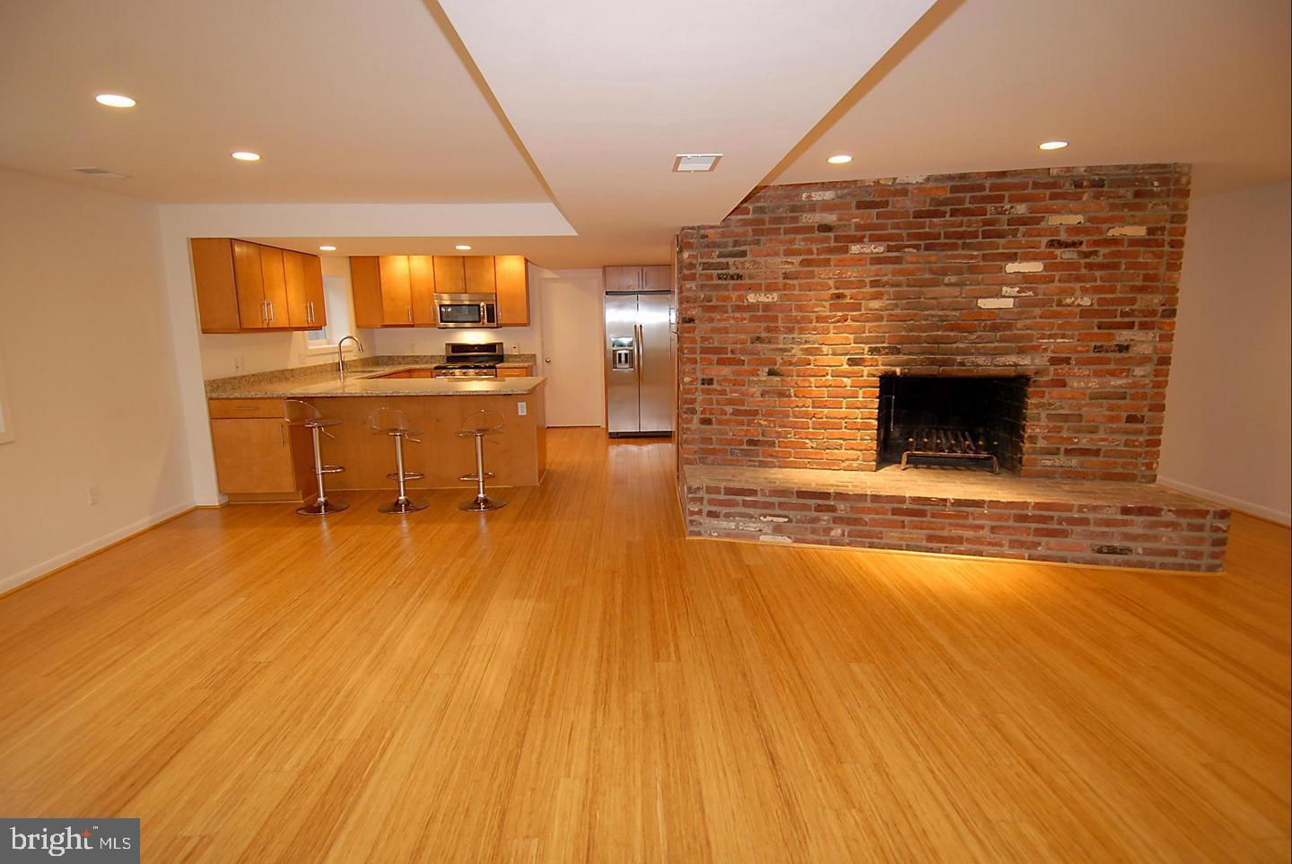 GLEN ECHO HEIGHTS - Residential Lease