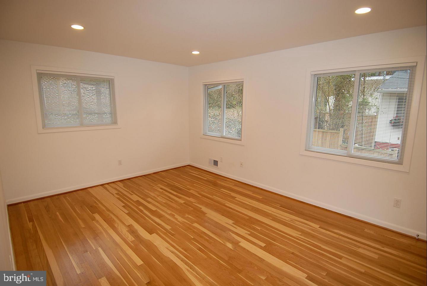 GLEN ECHO HEIGHTS - Residential Lease