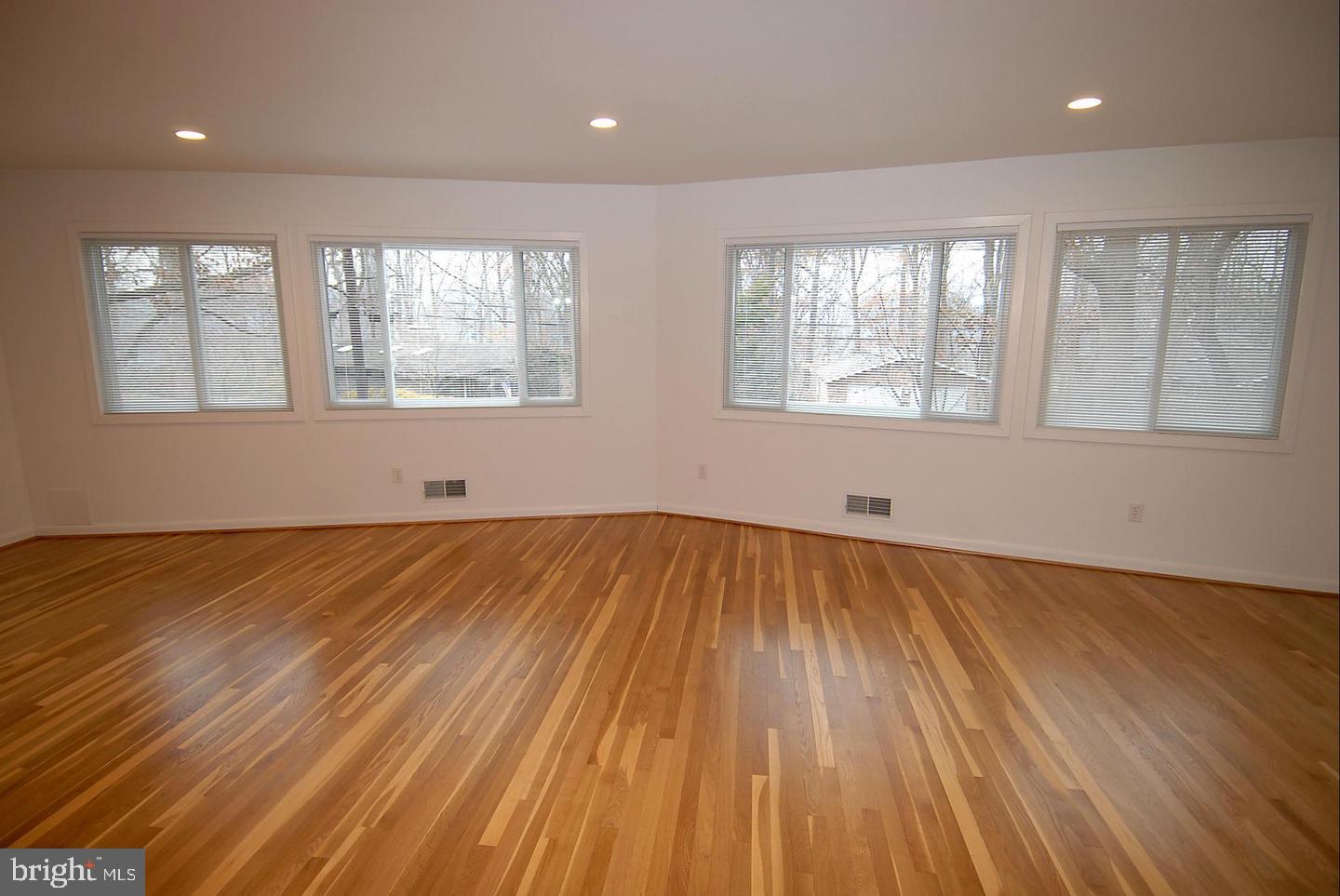 GLEN ECHO HEIGHTS - Residential Lease