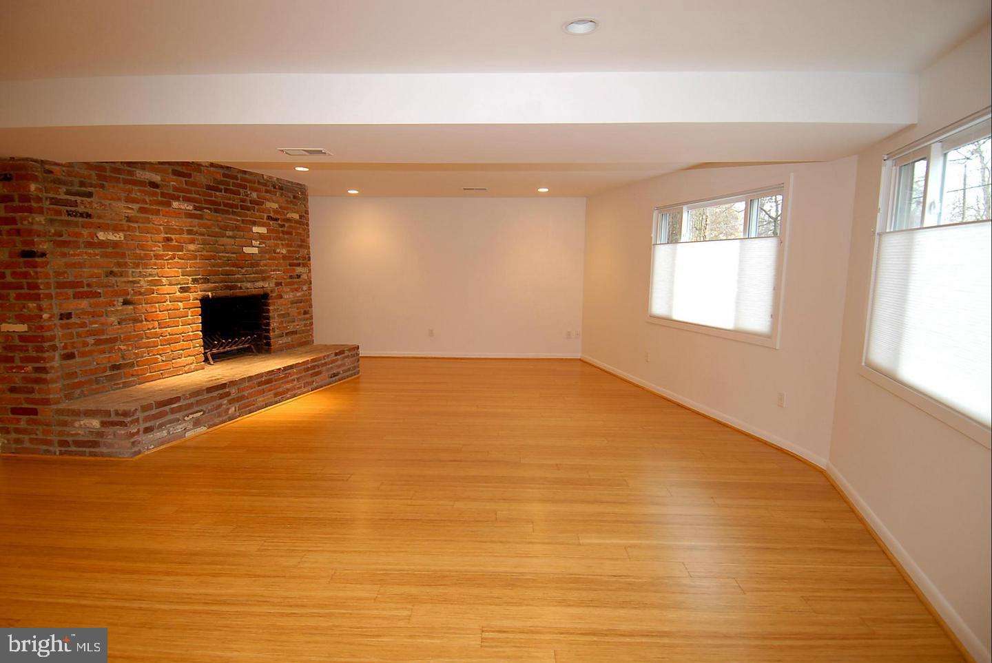 GLEN ECHO HEIGHTS - Residential Lease